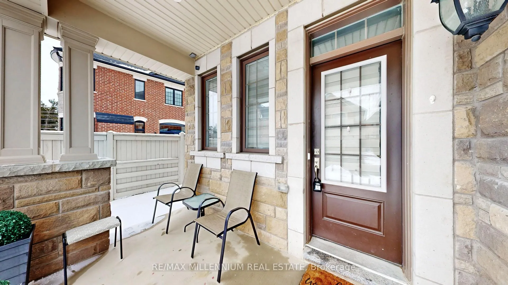 Photo 3 of 35 Barn Owl Way, Vaughan, Kleinburg — HOMEH