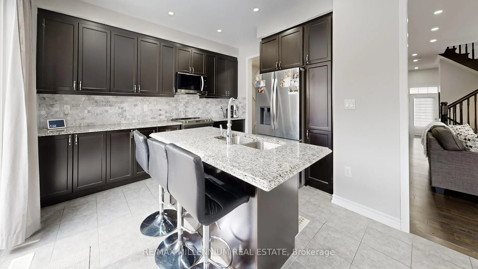 Photo 7 of 35 Barn Owl Way, Vaughan, Kleinburg — HOMEH