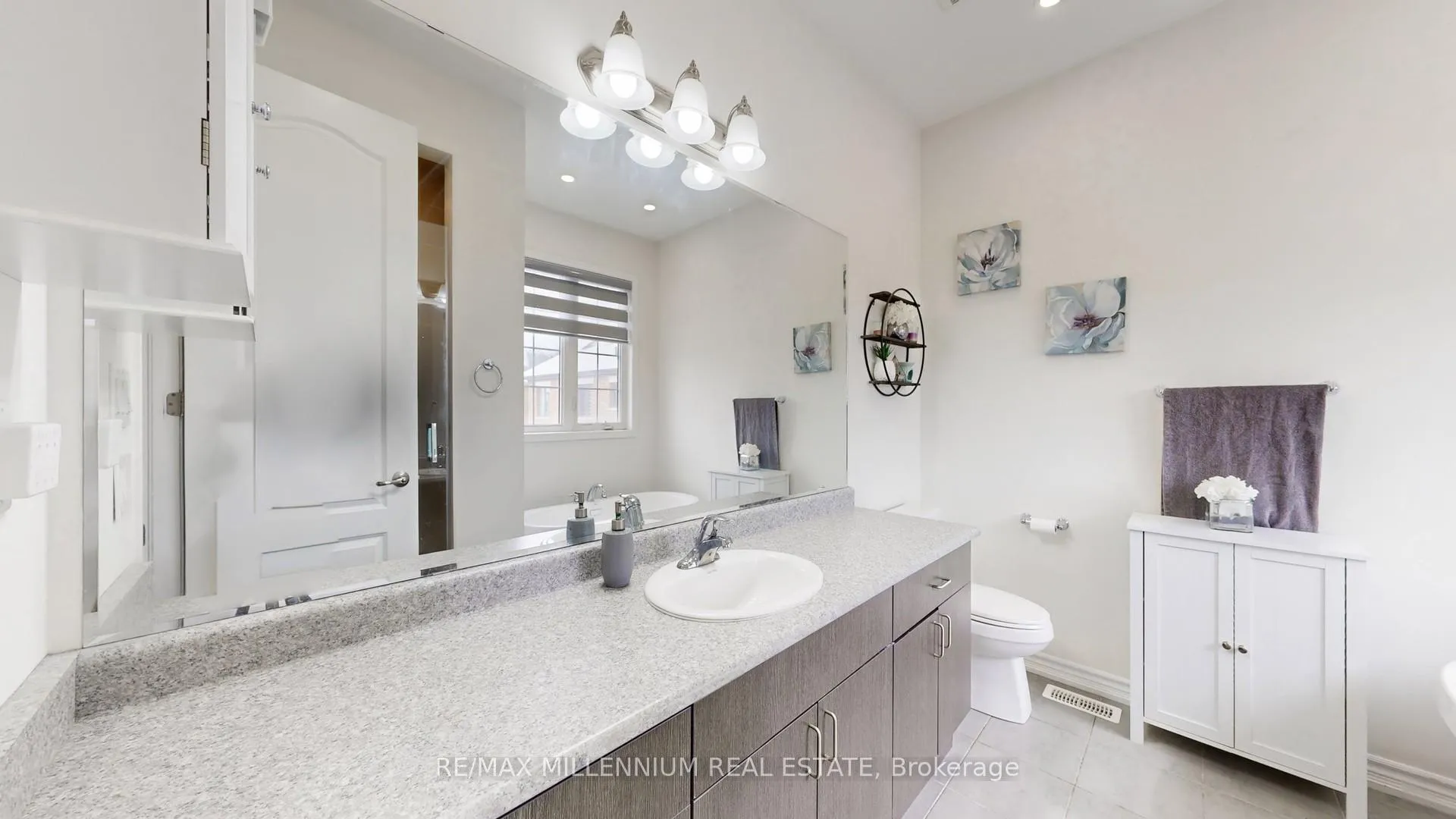 Photo 19 of 35 Barn Owl Way, Vaughan, Kleinburg — HOMEH