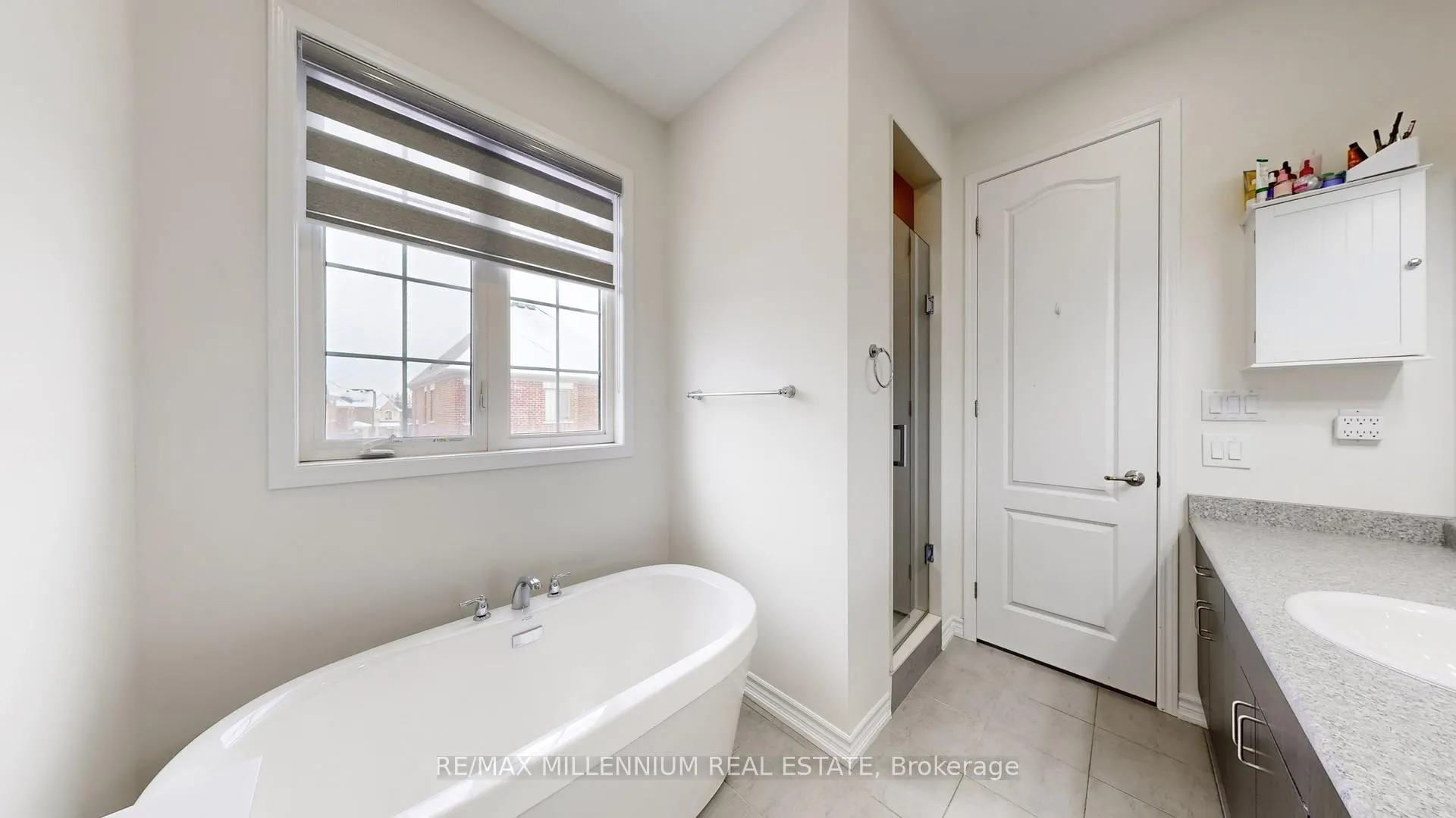 Photo 20 of 35 Barn Owl Way, Vaughan, Kleinburg — HOMEH