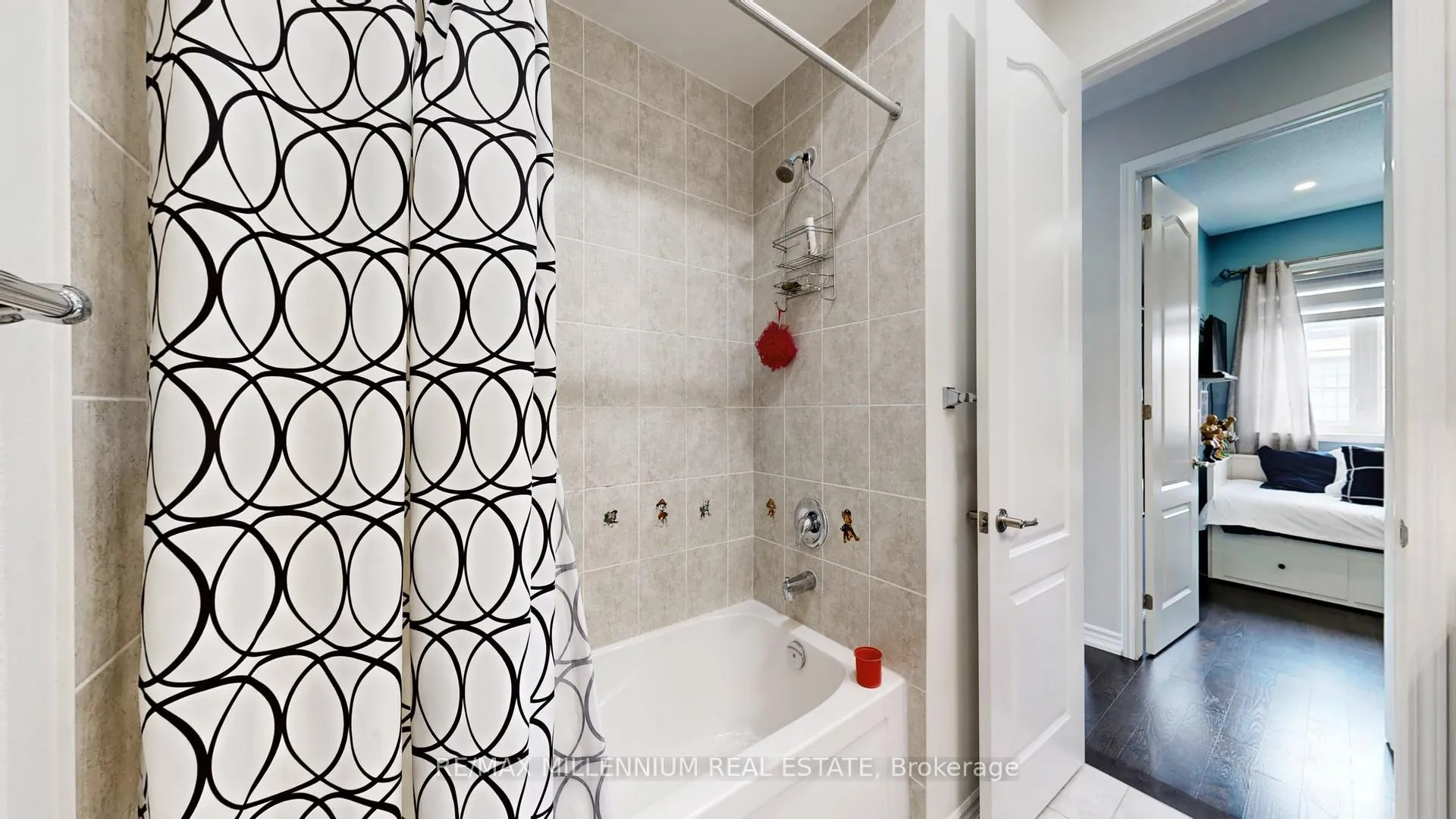 Photo 32 of 35 Barn Owl Way, Vaughan, Kleinburg — HOMEH