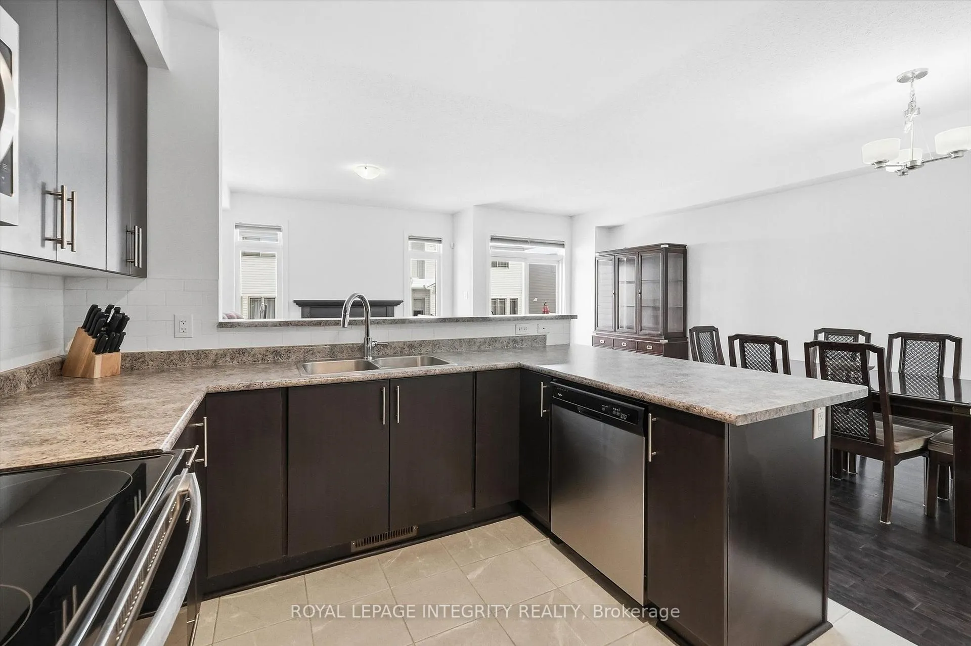 Photo 8 of 88 Chevron Place, Ottawa, Mer Bleue/Bradley Estates/Anderson Park — HOMEH