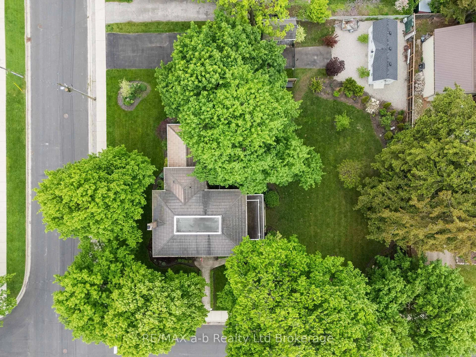 Photo 48 of 74 Centre Street, Aylmer — HOMEH
