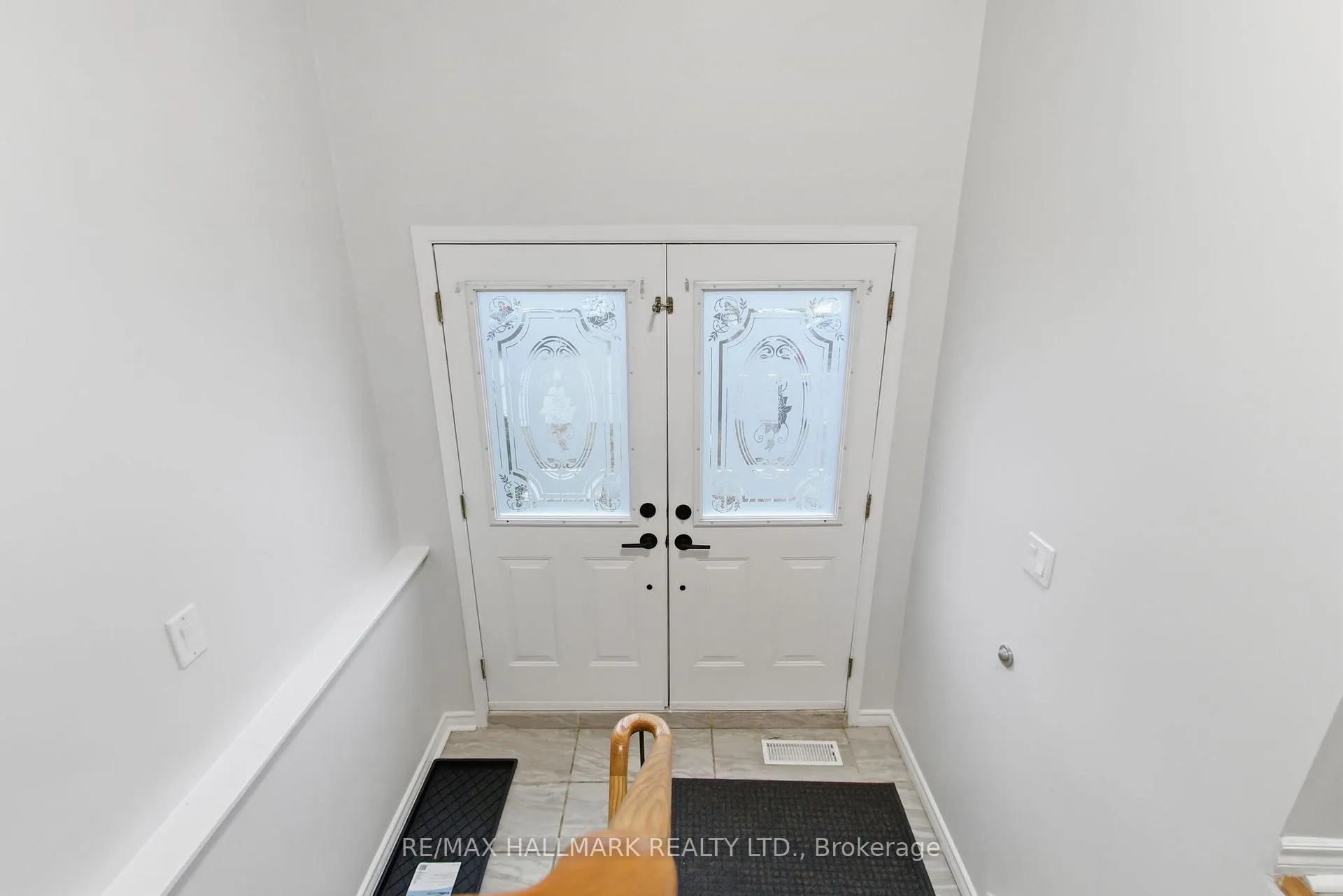 Photo 2 of 397 Archdekin Drive, Brampton, Madoc — HOMEH