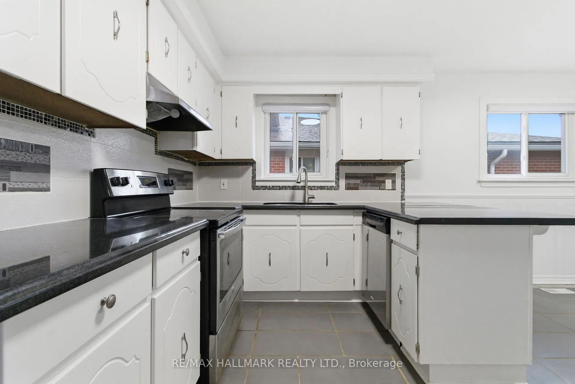Photo 11 of 397 Archdekin Drive, Brampton, Madoc — HOMEH