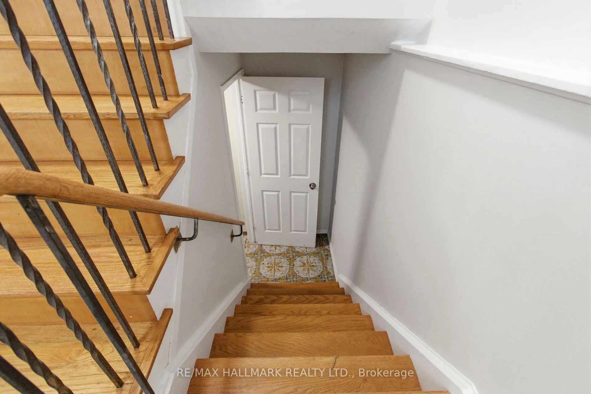 Photo 27 of 397 Archdekin Drive, Brampton, Madoc — HOMEH