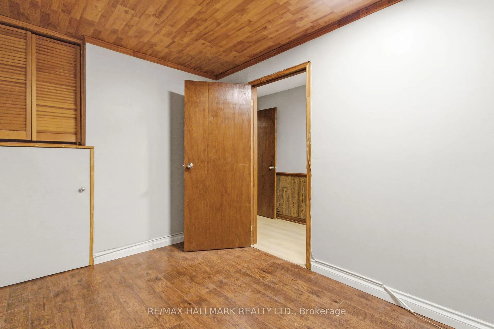 Photo 30 of 397 Archdekin Drive, Brampton, Madoc — HOMEH