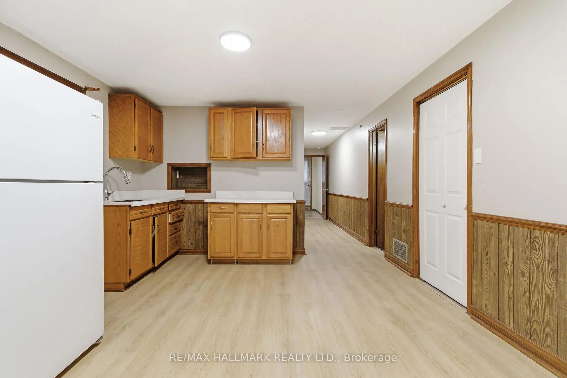 Photo 32 of 397 Archdekin Drive, Brampton, Madoc — HOMEH