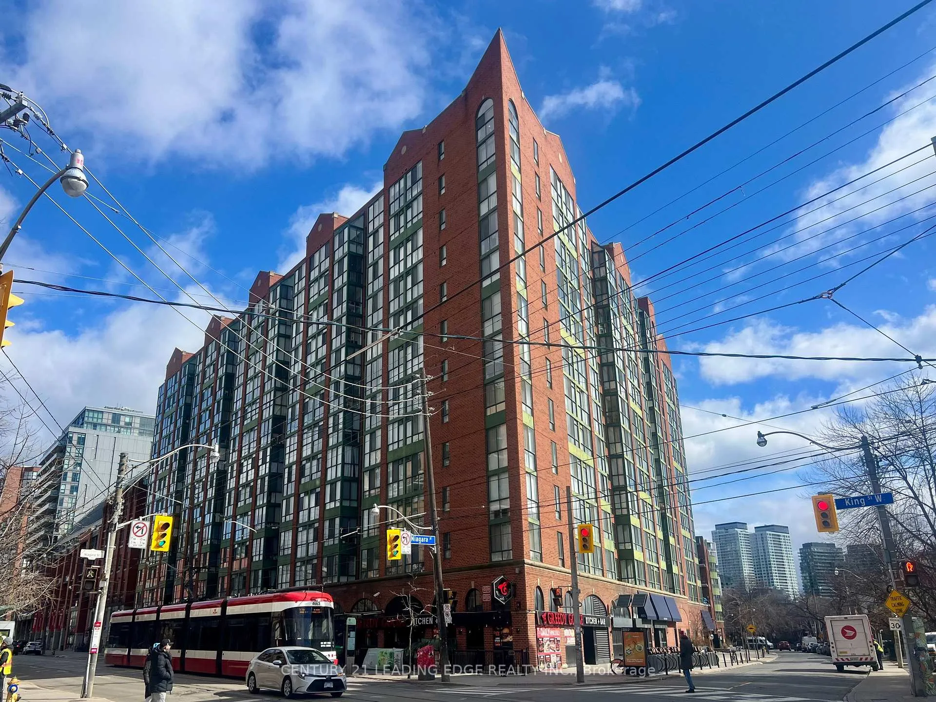 Front of Unit 903, 801 King Street W