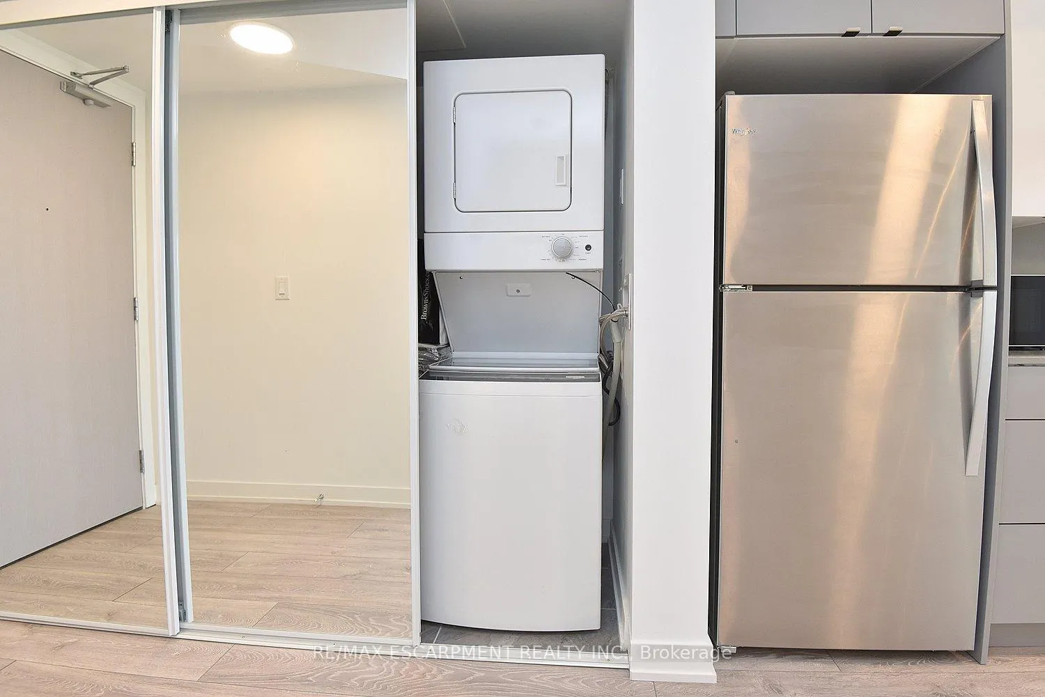 Photo 21 of Unit B1006, 3200 Dakota Common, Burlington, Alton — HOMEH