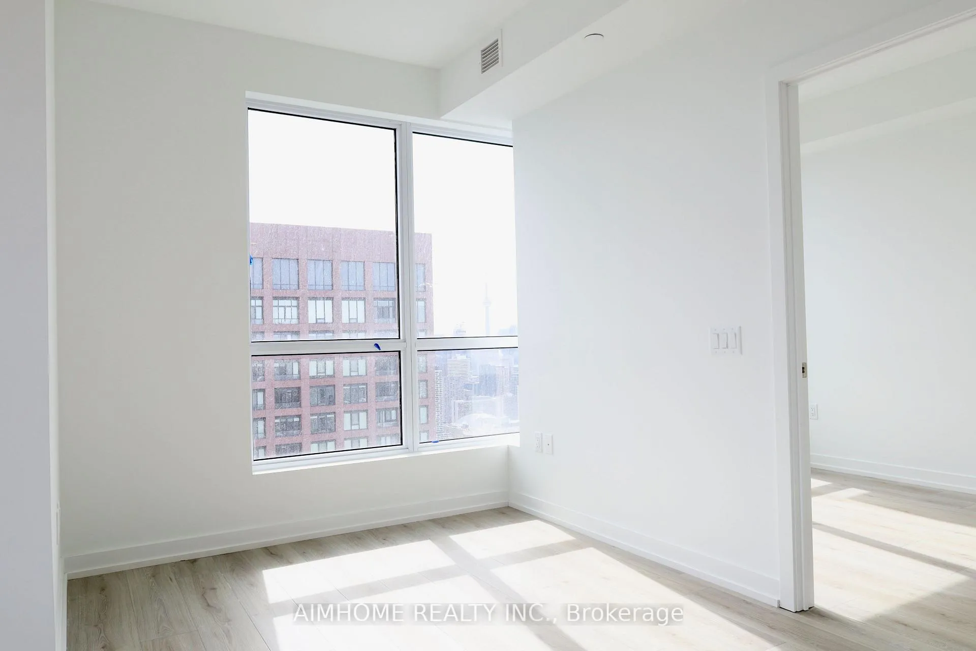 Photo 4 of Unit 5010, 395 Bloor Street E, Toronto, North St. James Town — HOMEH