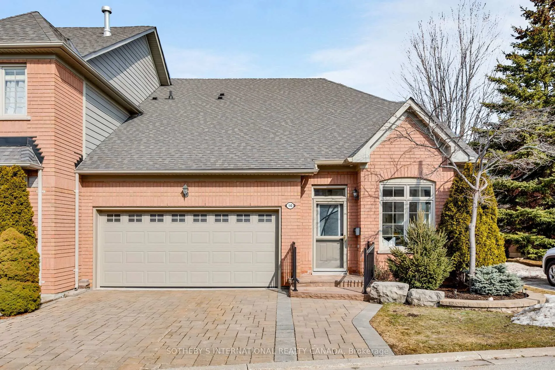 Front of 10 Belle Terre Way