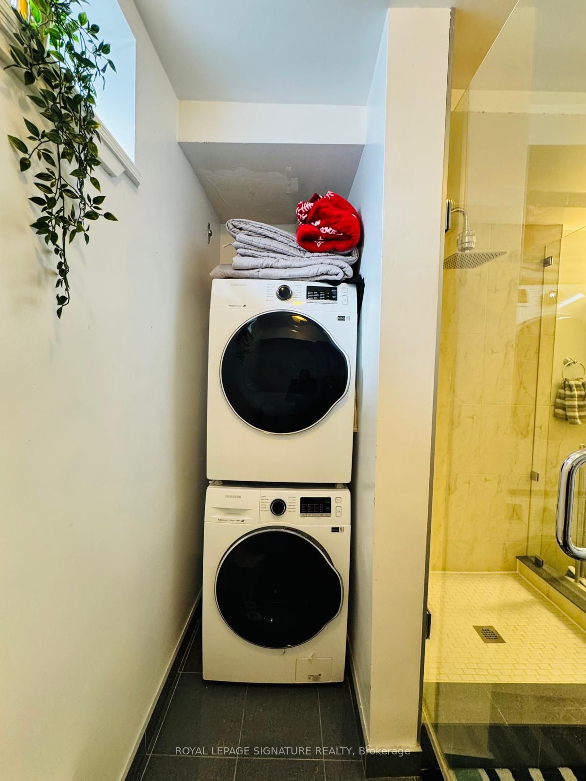 Photo 9 of Unit Lower, 87 Leroy Avenue, Toronto, Danforth Village-East York — HOMEH