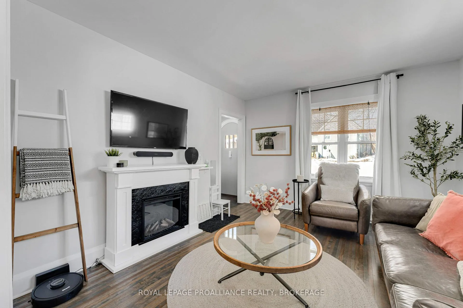 Photo 6 of 586 Union Street W, Kingston, Central City West — HOMEH