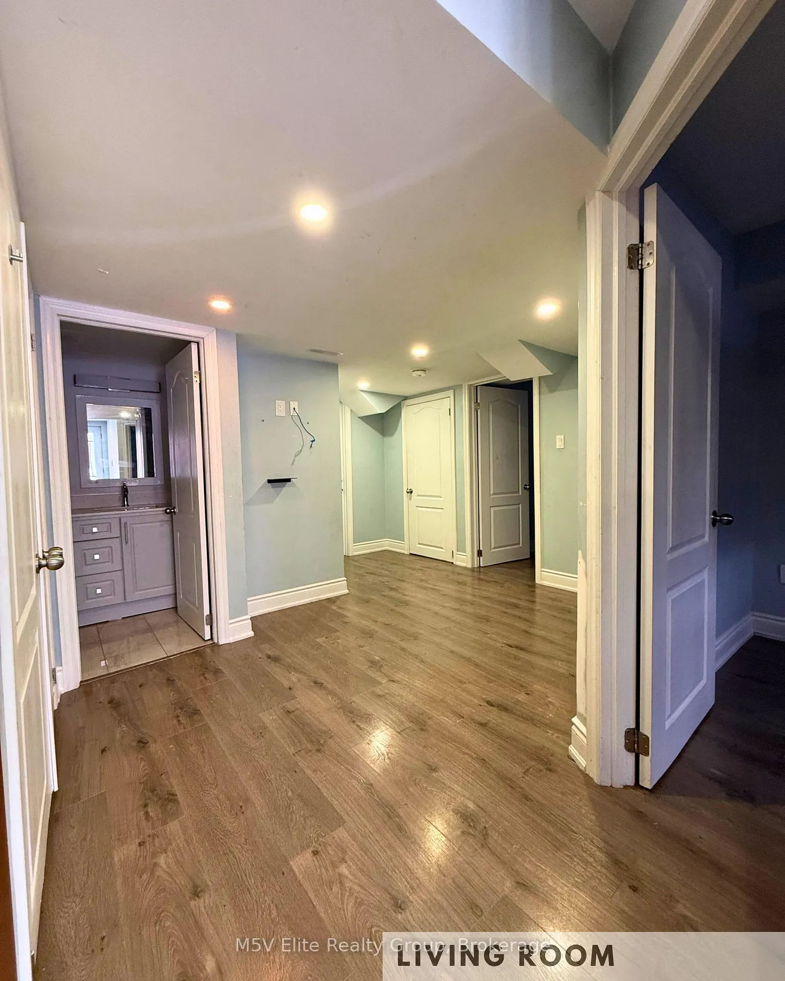 Photo 2 of 140 Queen Mary Drive, Brampton, Fletcher's Meadow — HOMEH