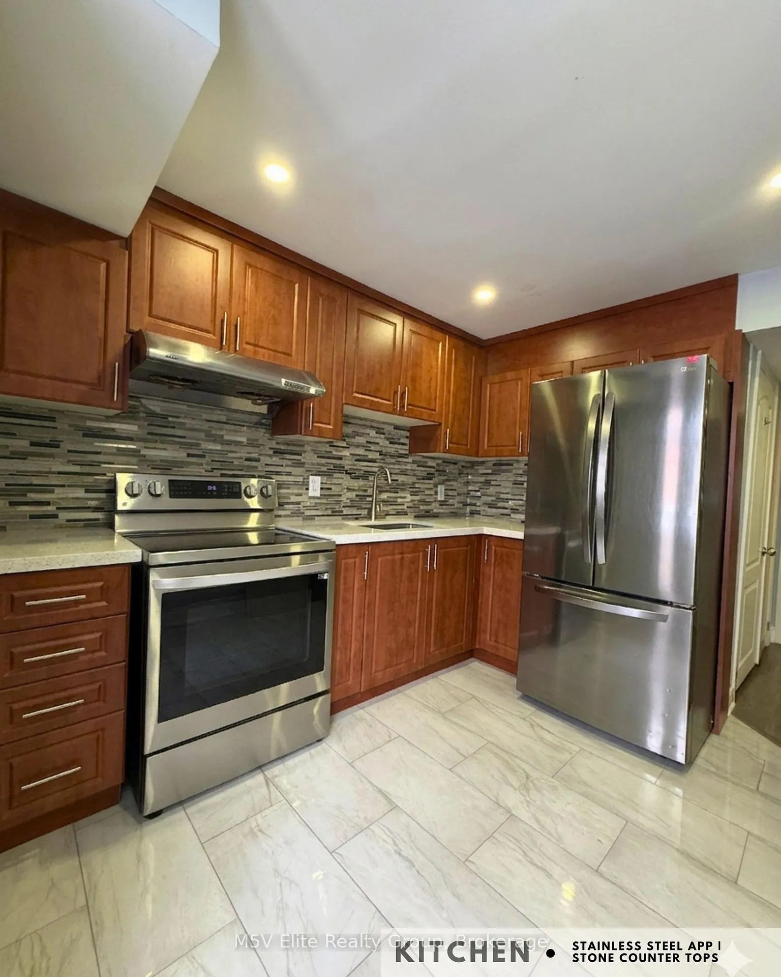 Photo 6 of 140 Queen Mary Drive, Brampton, Fletcher's Meadow — HOMEH
