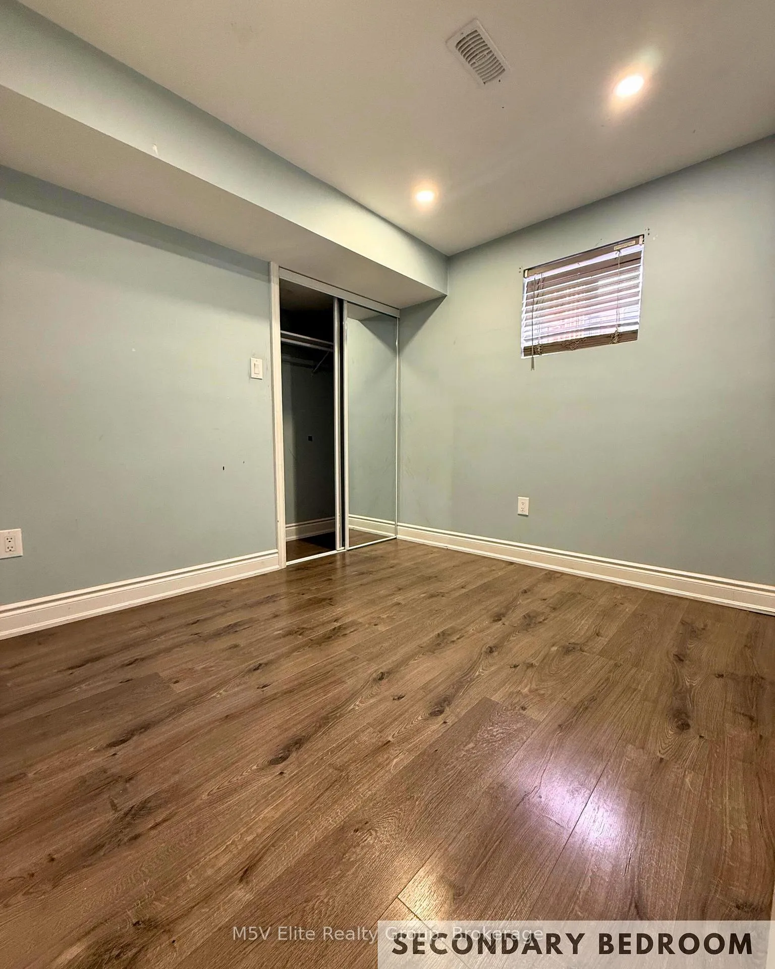 Photo 8 of 140 Queen Mary Drive, Brampton, Fletcher's Meadow — HOMEH