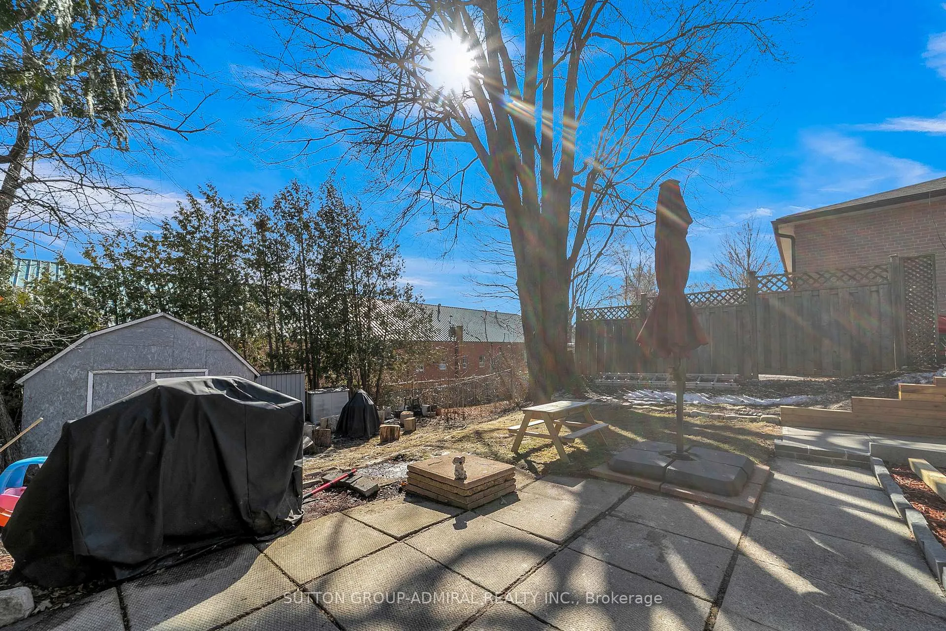 Photo 2 of 17 Jasper Drive, Aurora, Aurora Heights — HOMEH