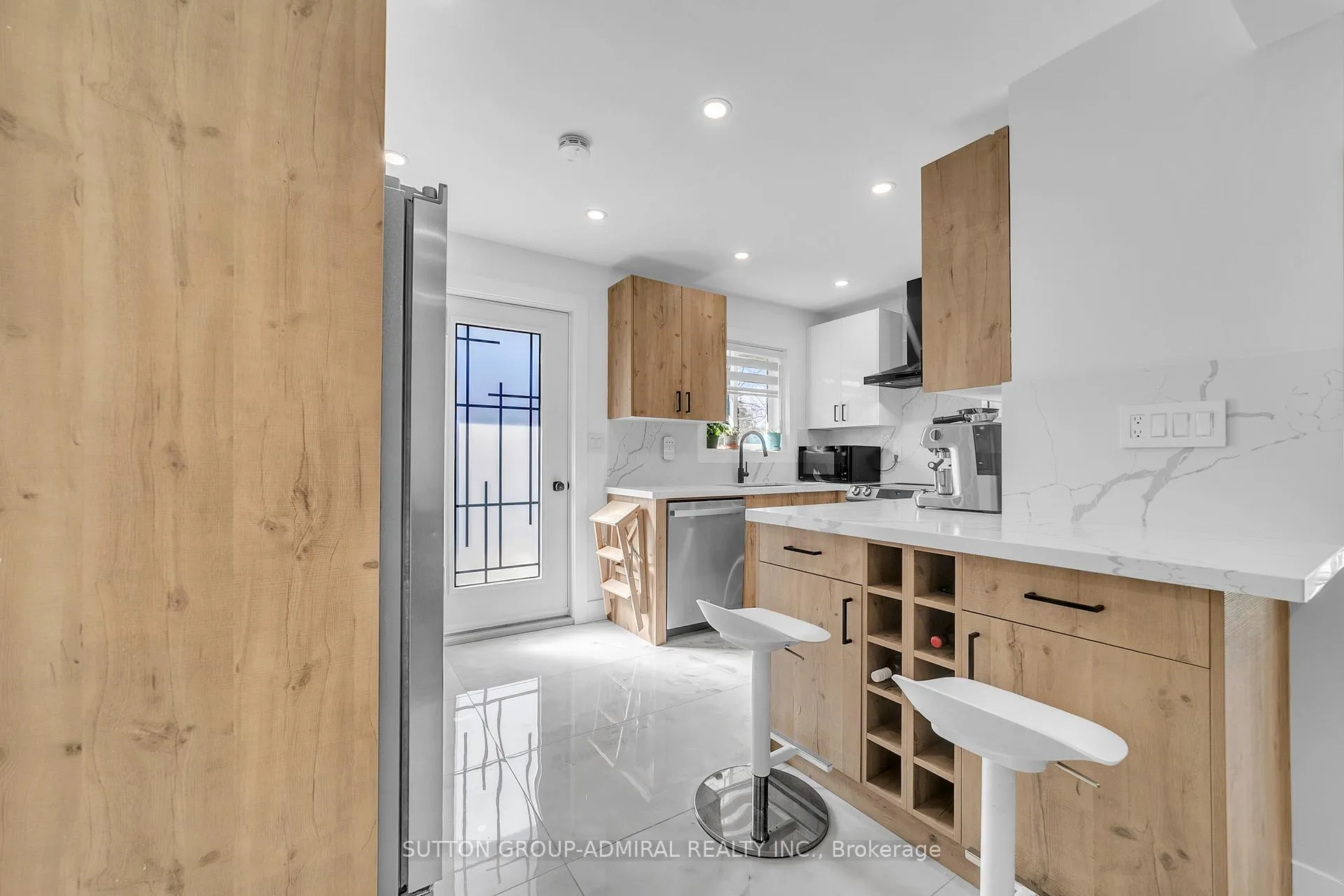 Photo 17 of 17 Jasper Drive, Aurora, Aurora Heights — HOMEH