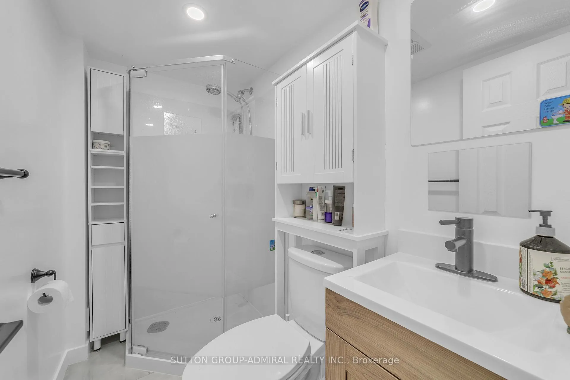 Photo 37 of 17 Jasper Drive, Aurora, Aurora Heights — HOMEH