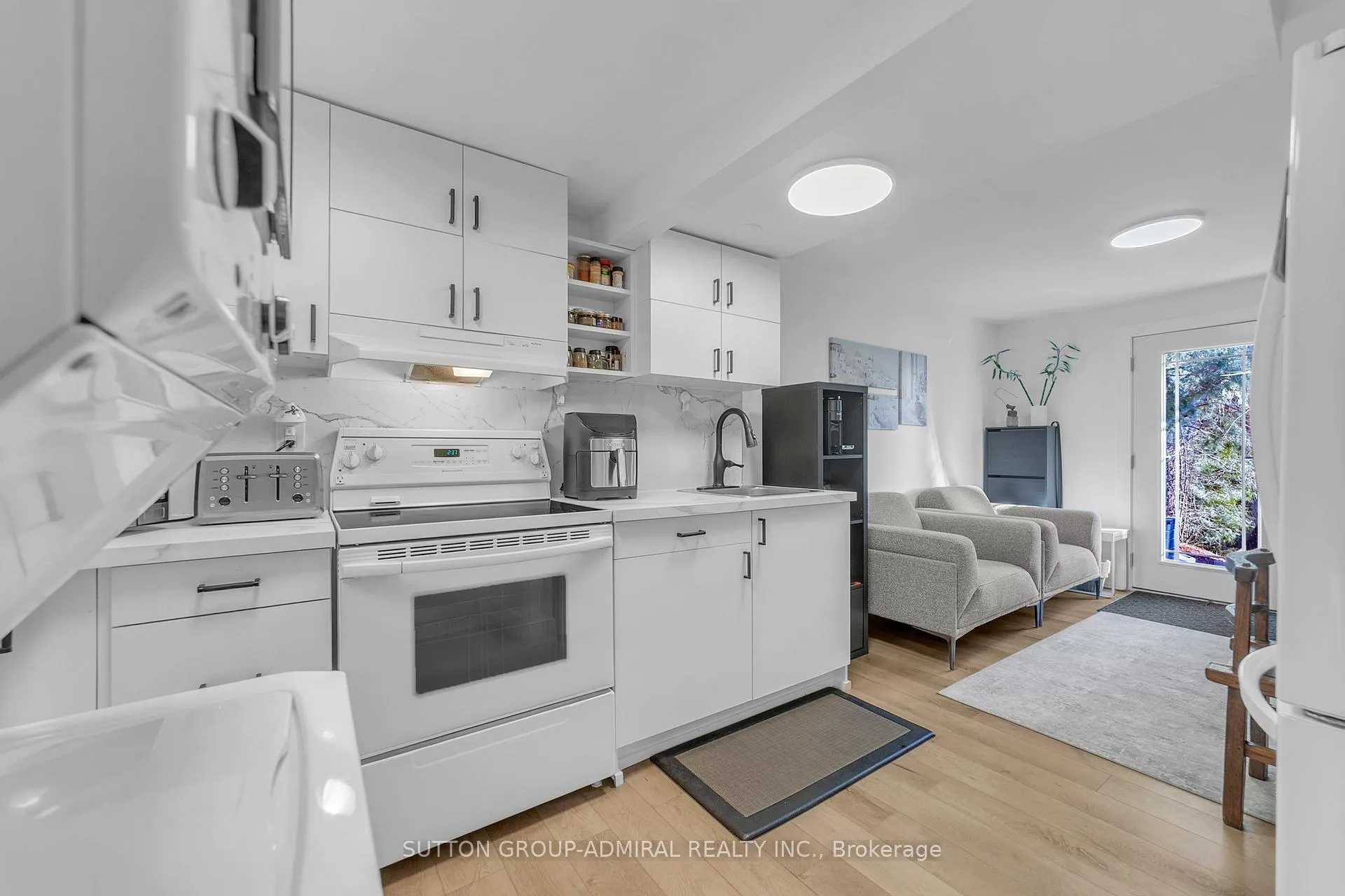 Photo 39 of 17 Jasper Drive, Aurora, Aurora Heights — HOMEH