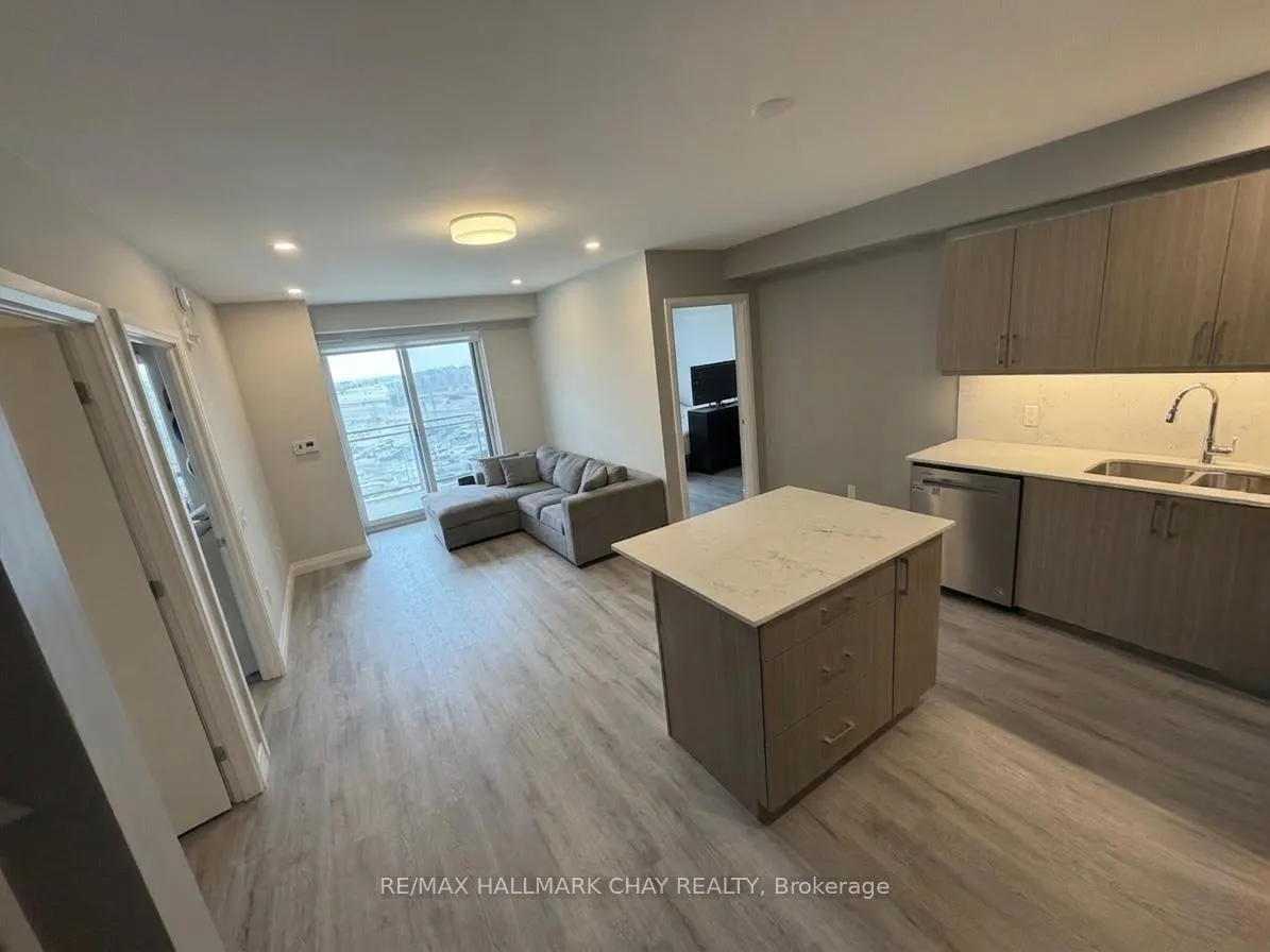 Photo 2 of Unit 710, 58 Lakeside Terrace, Barrie, Little Lake — HOMEH
