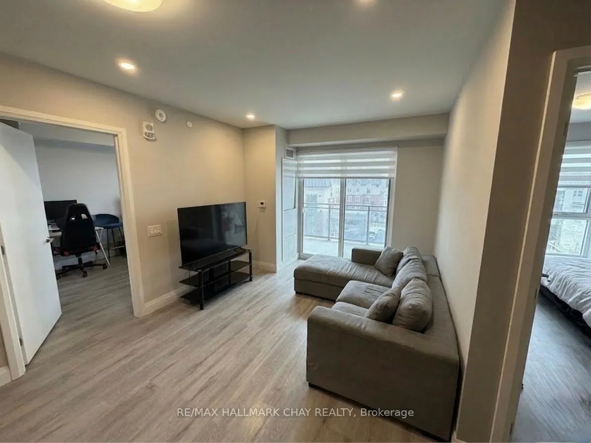 Photo 5 of Unit 710, 58 Lakeside Terrace, Barrie, Little Lake — HOMEH