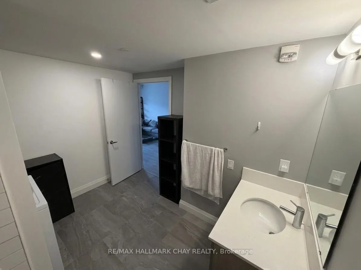 Photo 7 of Unit 710, 58 Lakeside Terrace, Barrie, Little Lake — HOMEH