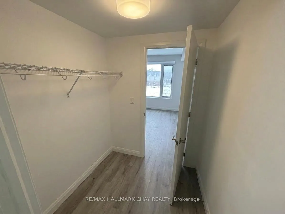 Photo 10 of Unit 710, 58 Lakeside Terrace, Barrie, Little Lake — HOMEH