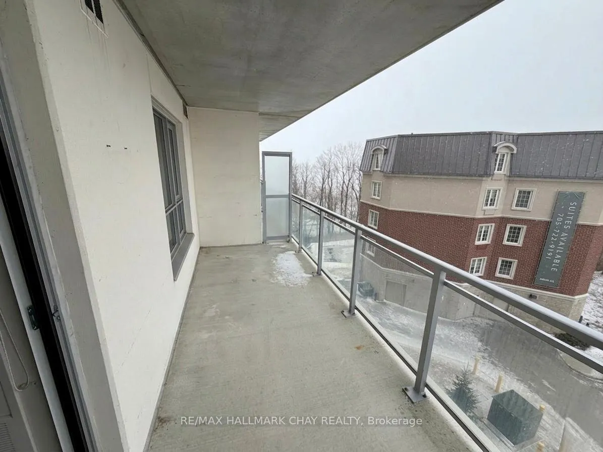 Photo 14 of Unit 710, 58 Lakeside Terrace, Barrie, Little Lake — HOMEH