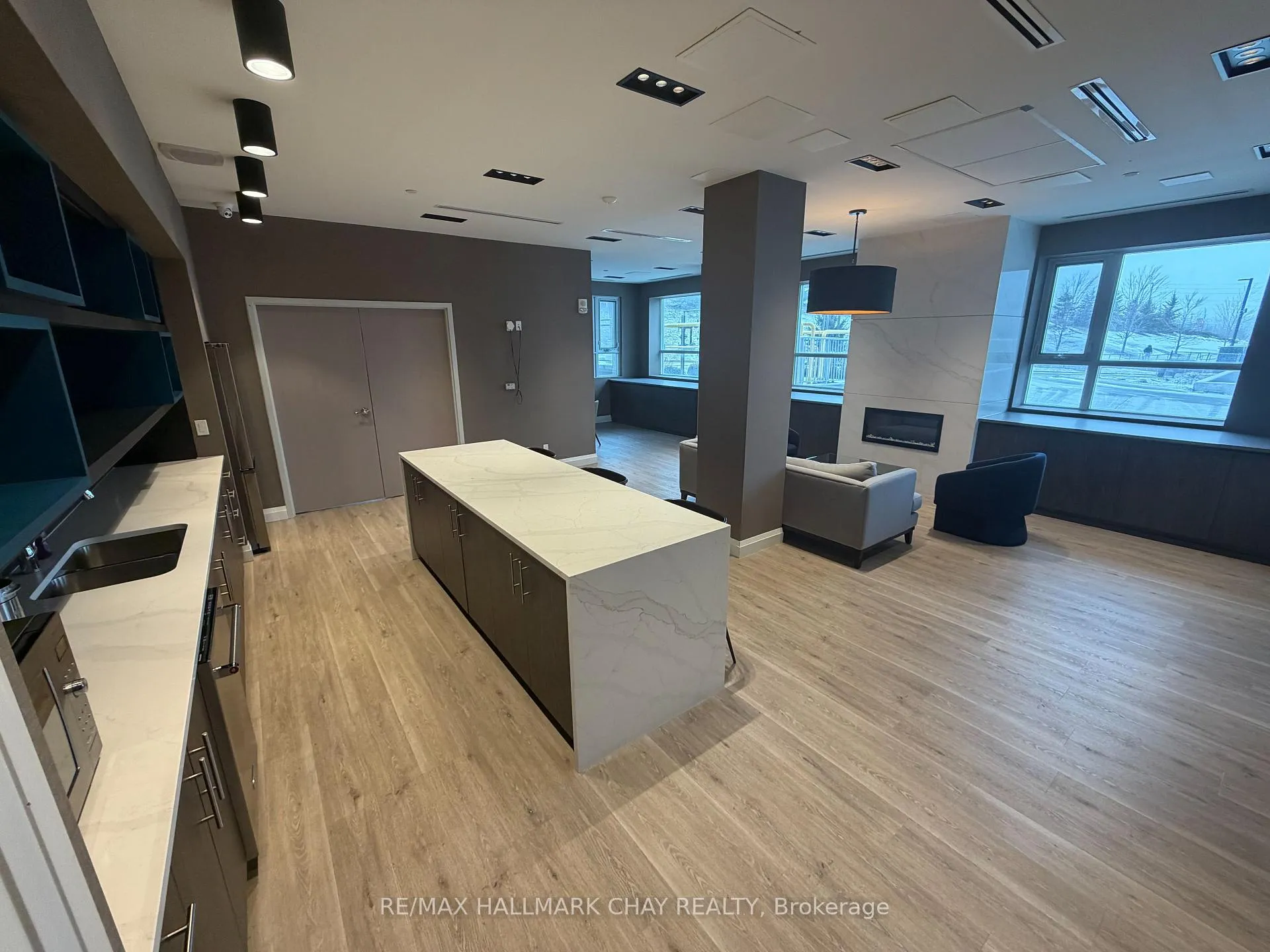 Photo 18 of Unit 710, 58 Lakeside Terrace, Barrie, Little Lake — HOMEH