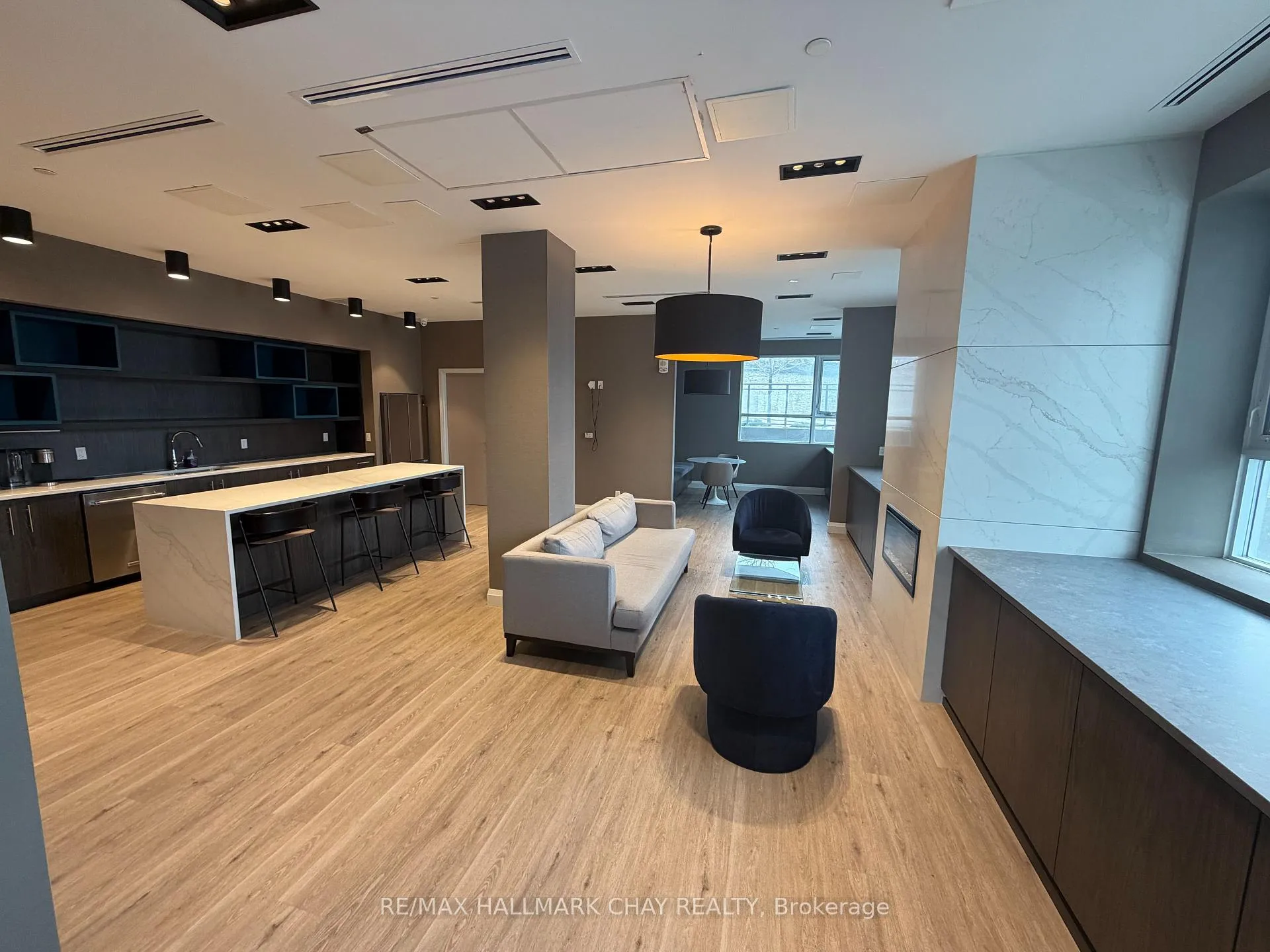 Photo 19 of Unit 710, 58 Lakeside Terrace, Barrie, Little Lake — HOMEH