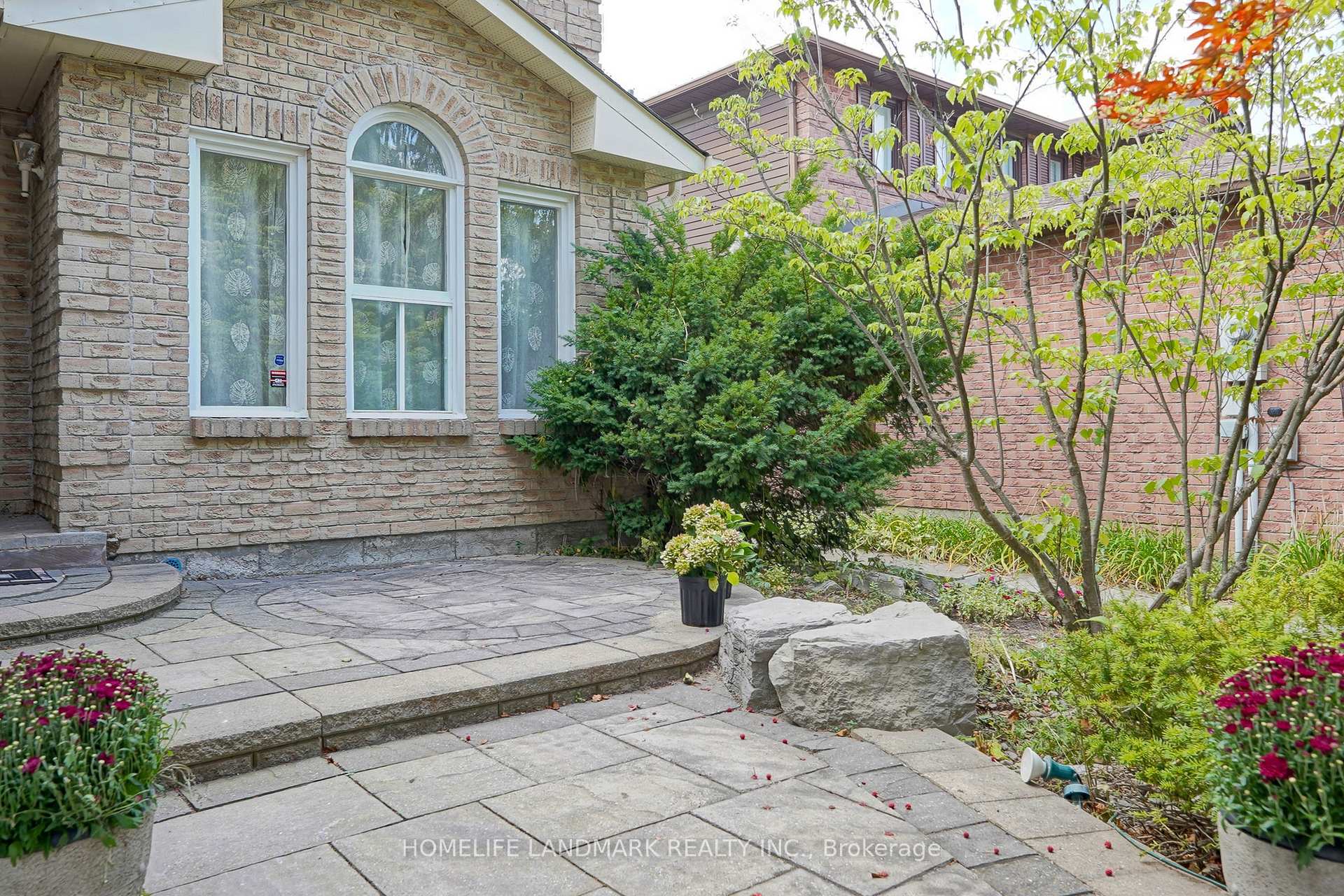 Photo 2 of 65 Rosemount Avenue, Markham, Thornlea — HOMEH