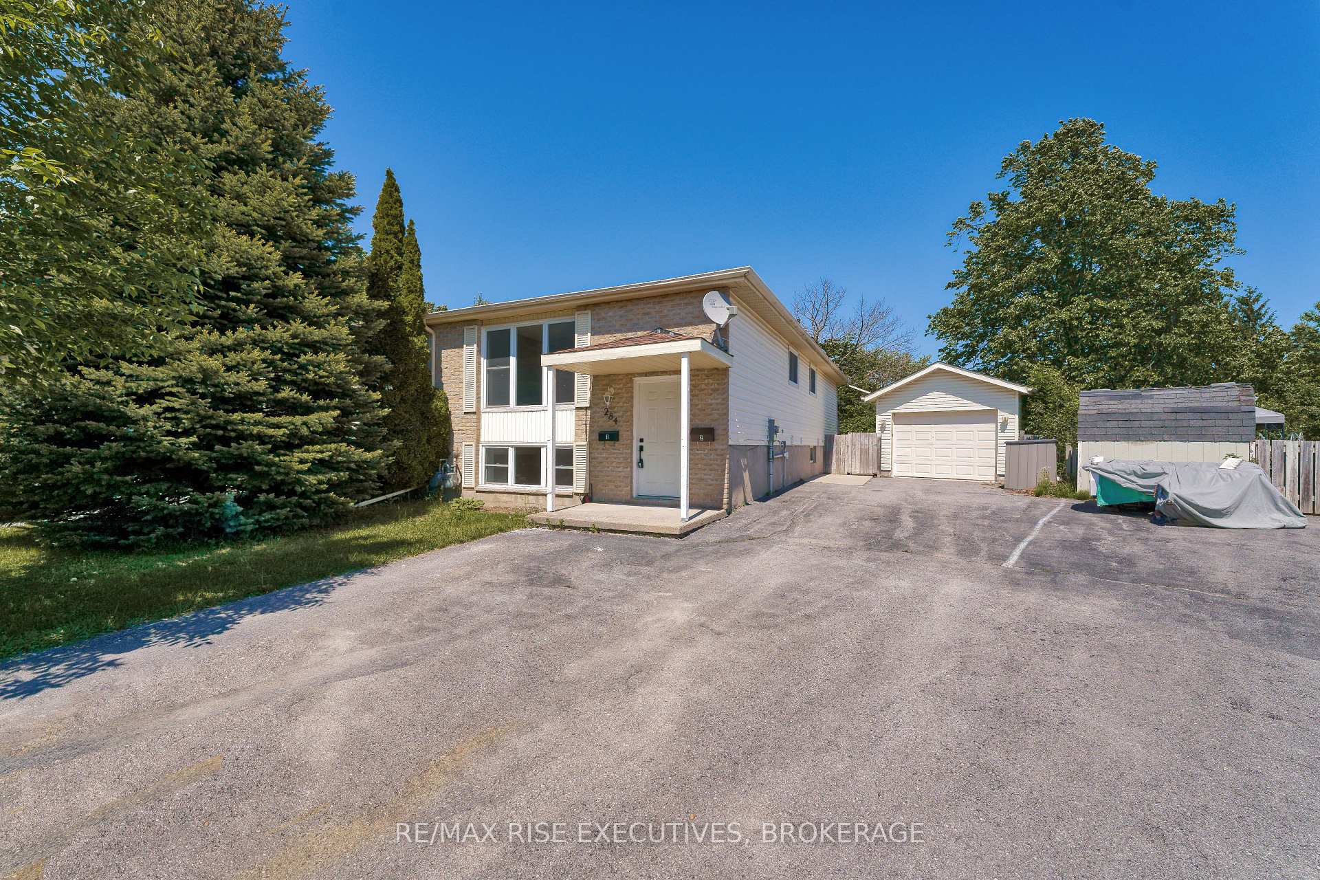 Photo 1 of Unit 2, 284 Owens Crescent, Kingston, East Gardiners Rd — HOMEH