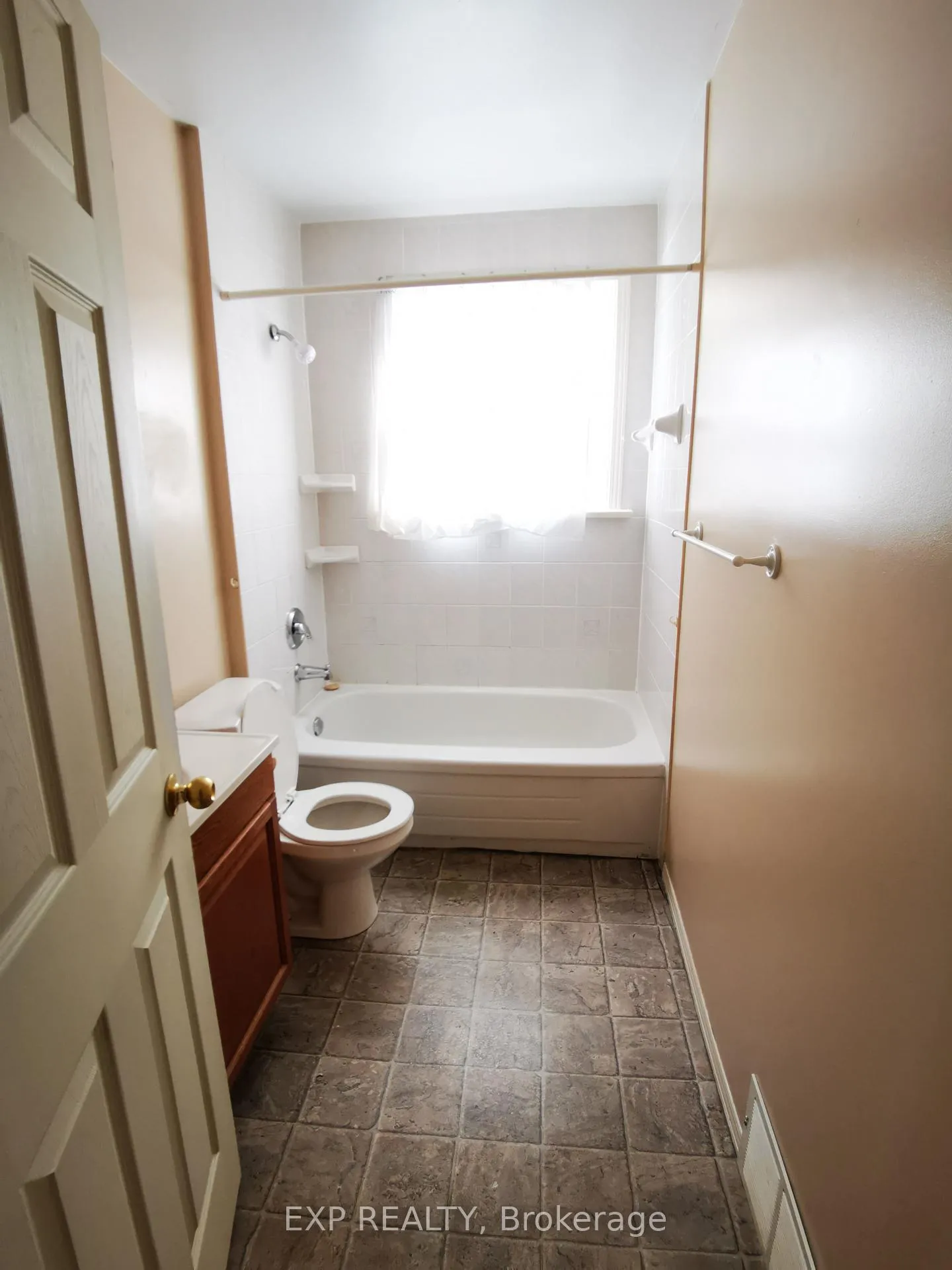Photo 5 of Unit Upper, 348 Dufferin Avenue, Belleville, Belleville Ward — HOMEH