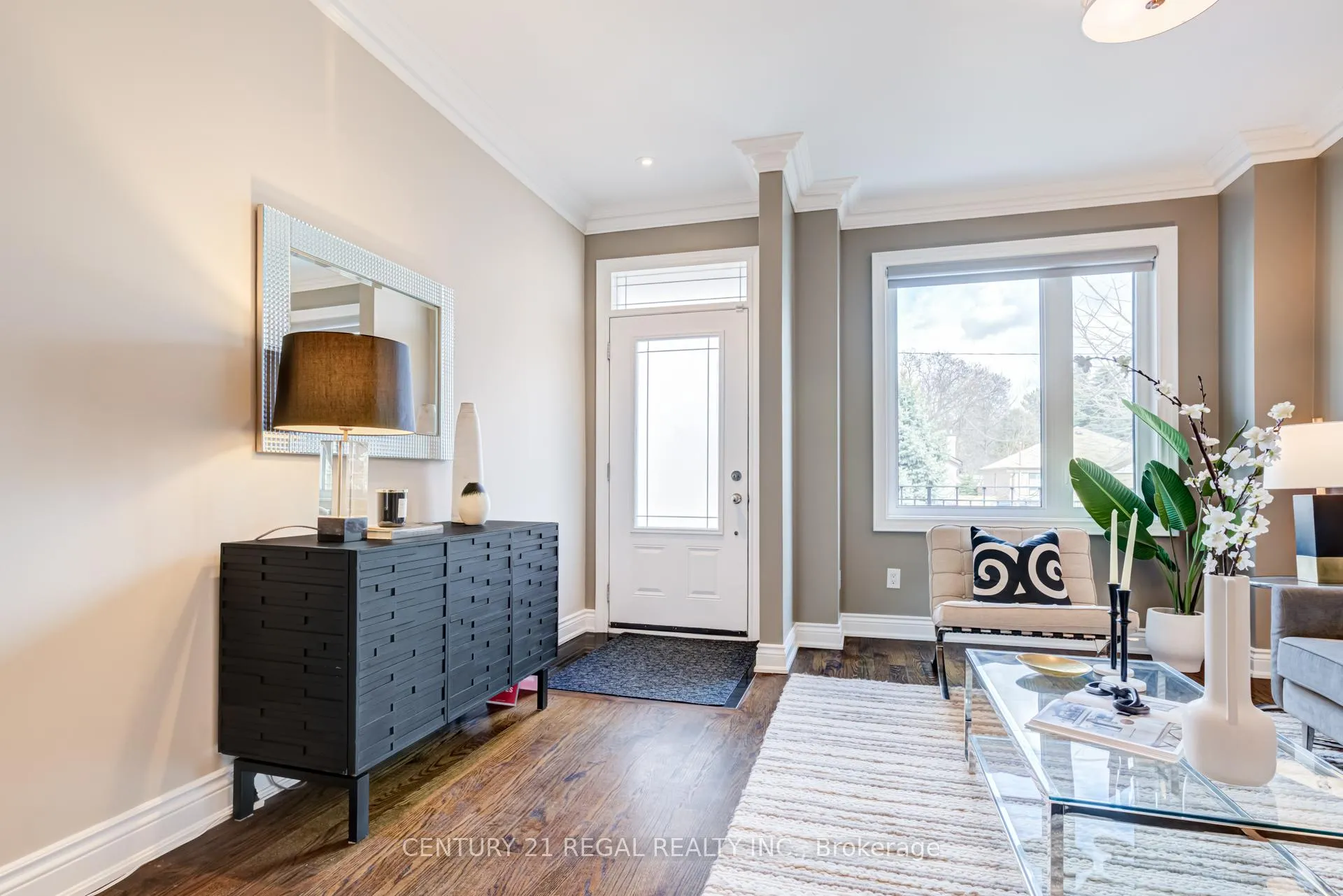 Photo 5 of 524A Mcroberts Avenue, Toronto, Caledonia-Fairbank — HOMEH