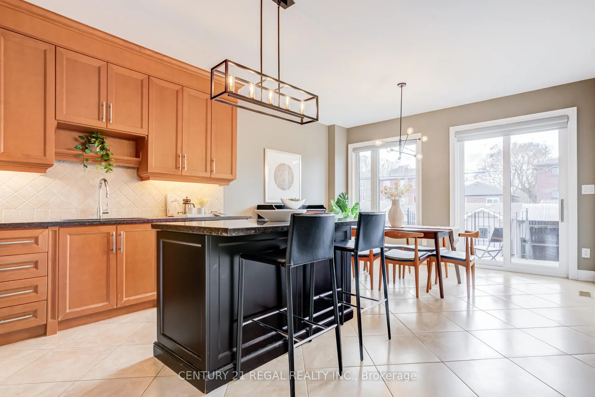 Photo 12 of 524A Mcroberts Avenue, Toronto, Caledonia-Fairbank — HOMEH