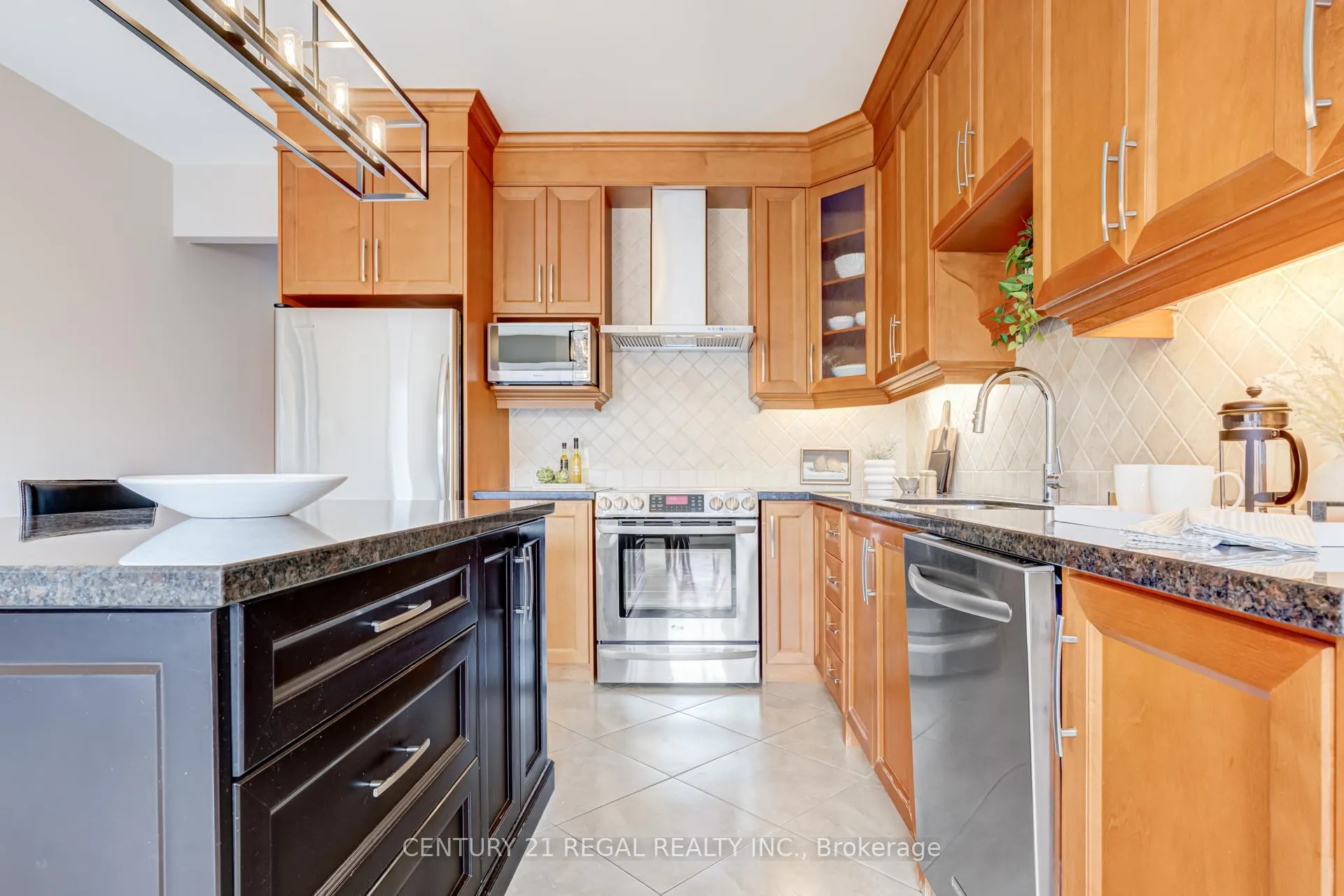 Photo 14 of 524A Mcroberts Avenue, Toronto, Caledonia-Fairbank — HOMEH