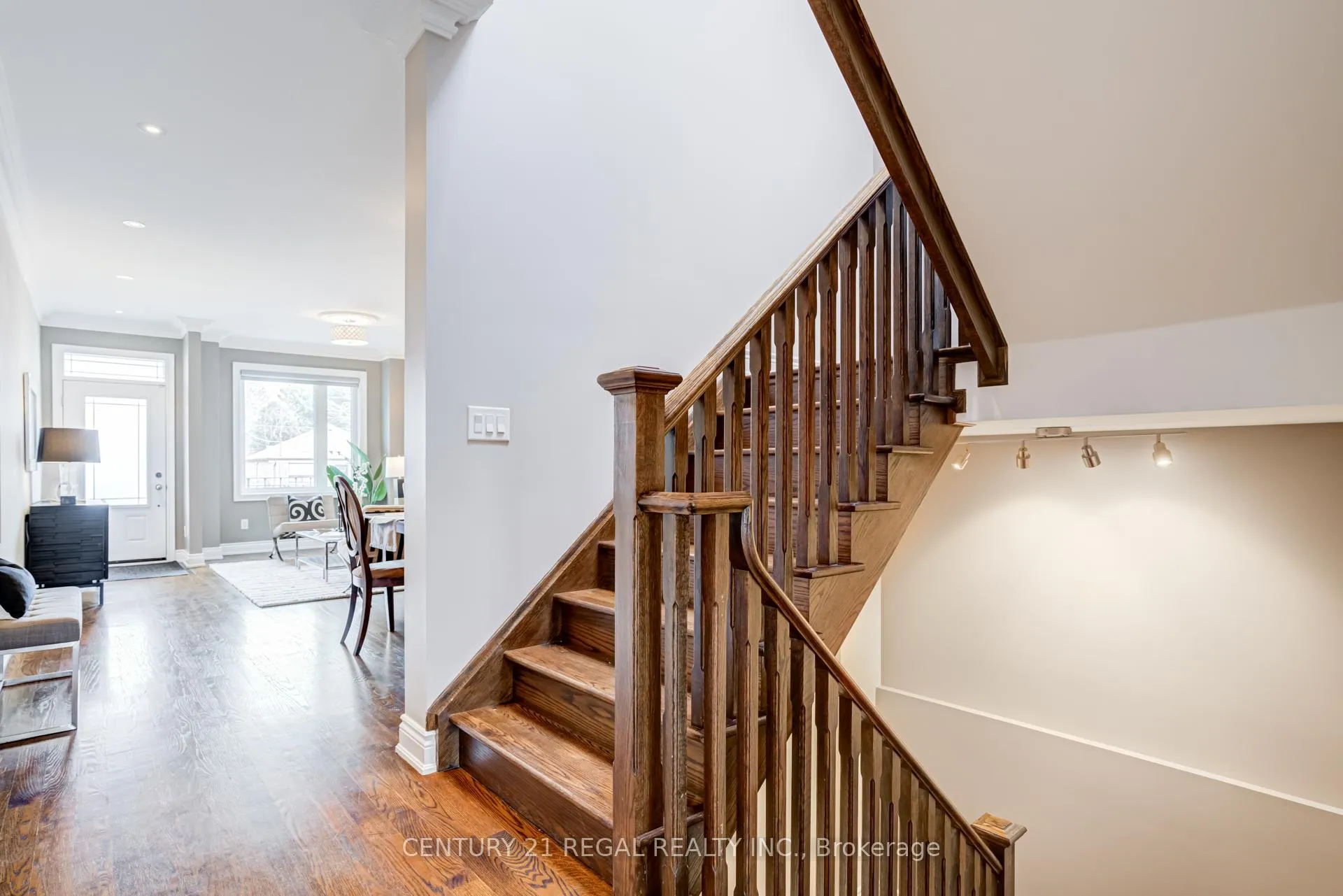 Photo 19 of 524A Mcroberts Avenue, Toronto, Caledonia-Fairbank — HOMEH