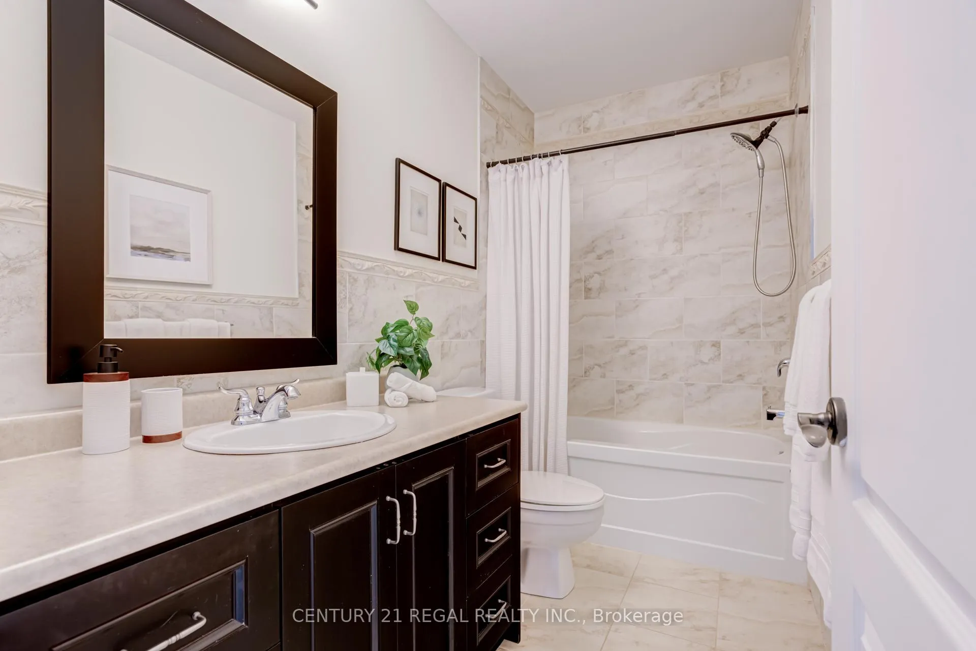 Photo 24 of 524A Mcroberts Avenue, Toronto, Caledonia-Fairbank — HOMEH