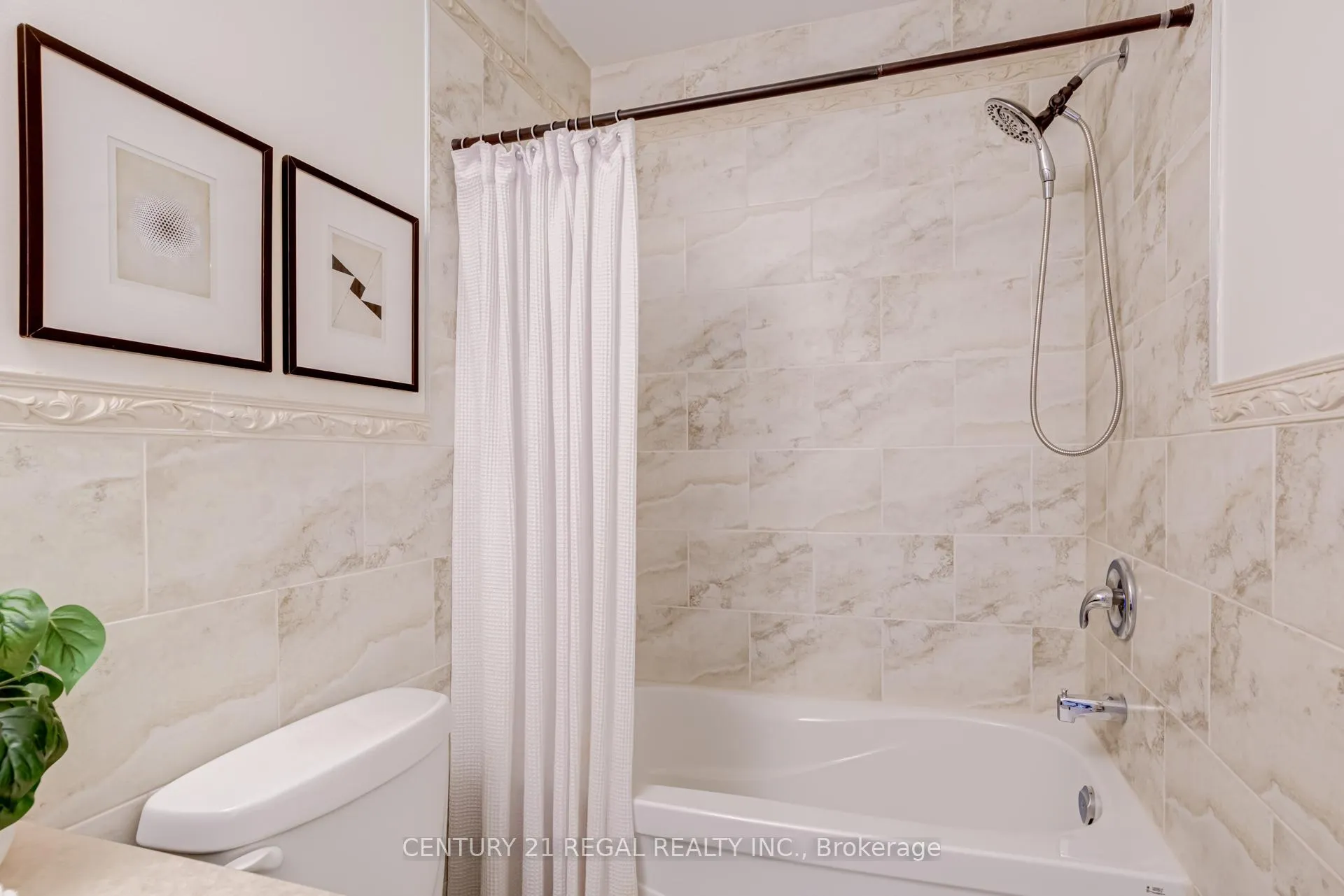 Photo 25 of 524A Mcroberts Avenue, Toronto, Caledonia-Fairbank — HOMEH