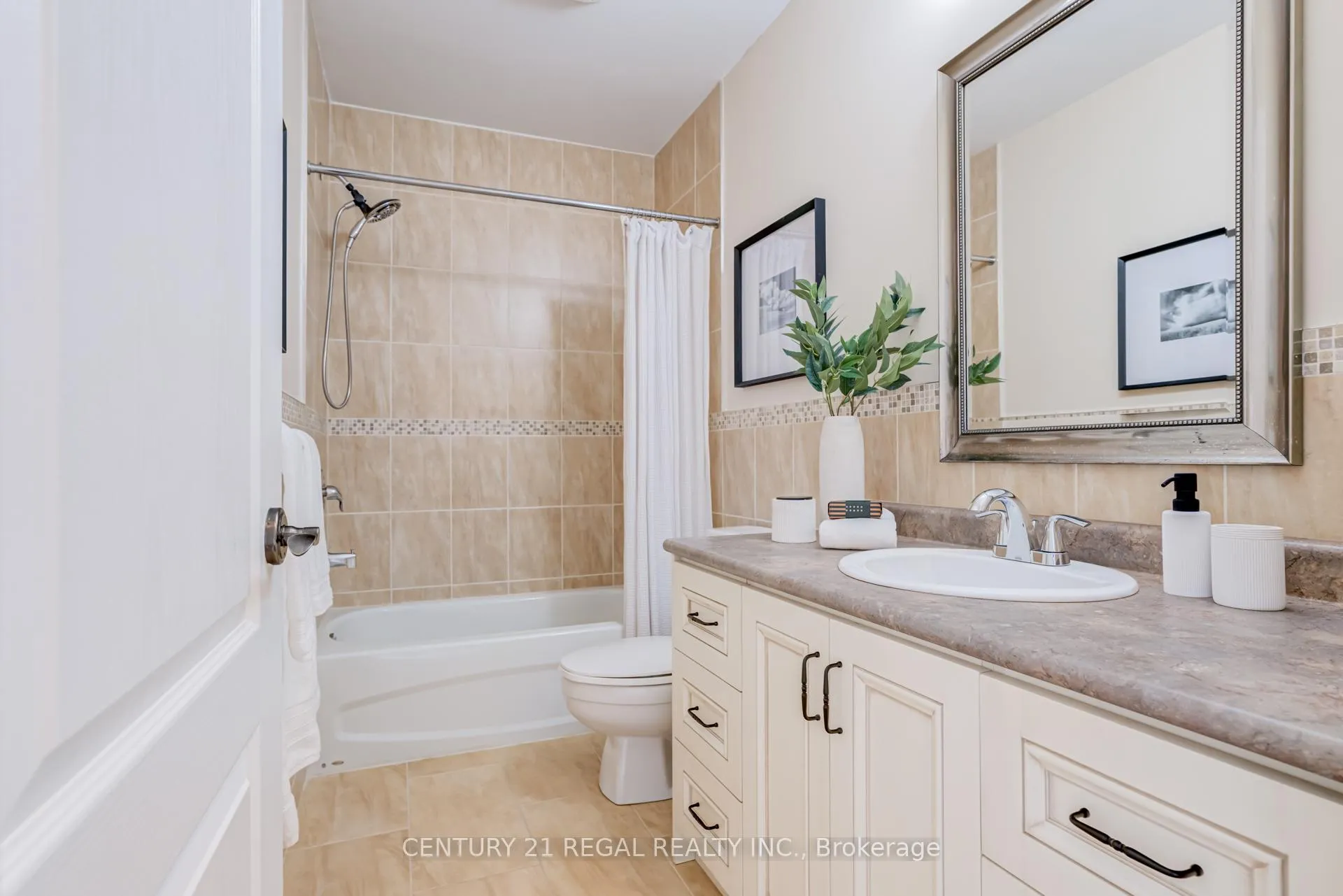 Photo 29 of 524A Mcroberts Avenue, Toronto, Caledonia-Fairbank — HOMEH