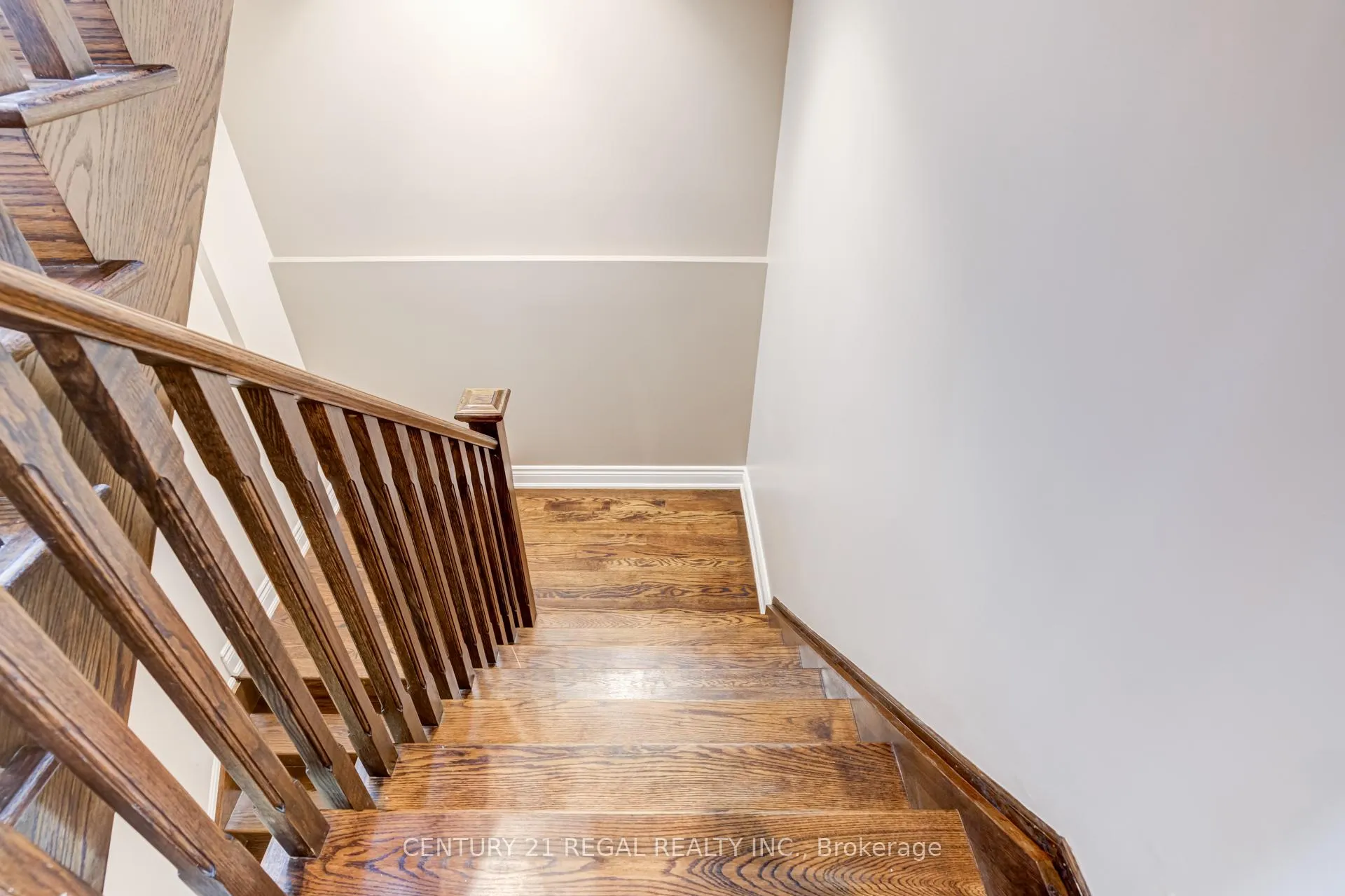 Photo 31 of 524A Mcroberts Avenue, Toronto, Caledonia-Fairbank — HOMEH