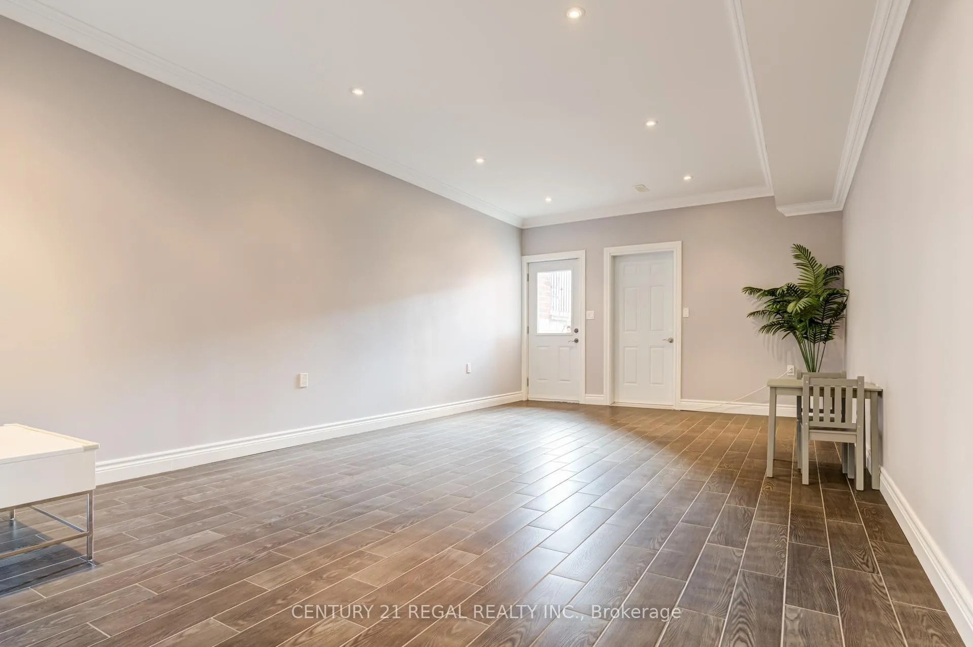 Photo 33 of 524A Mcroberts Avenue, Toronto, Caledonia-Fairbank — HOMEH