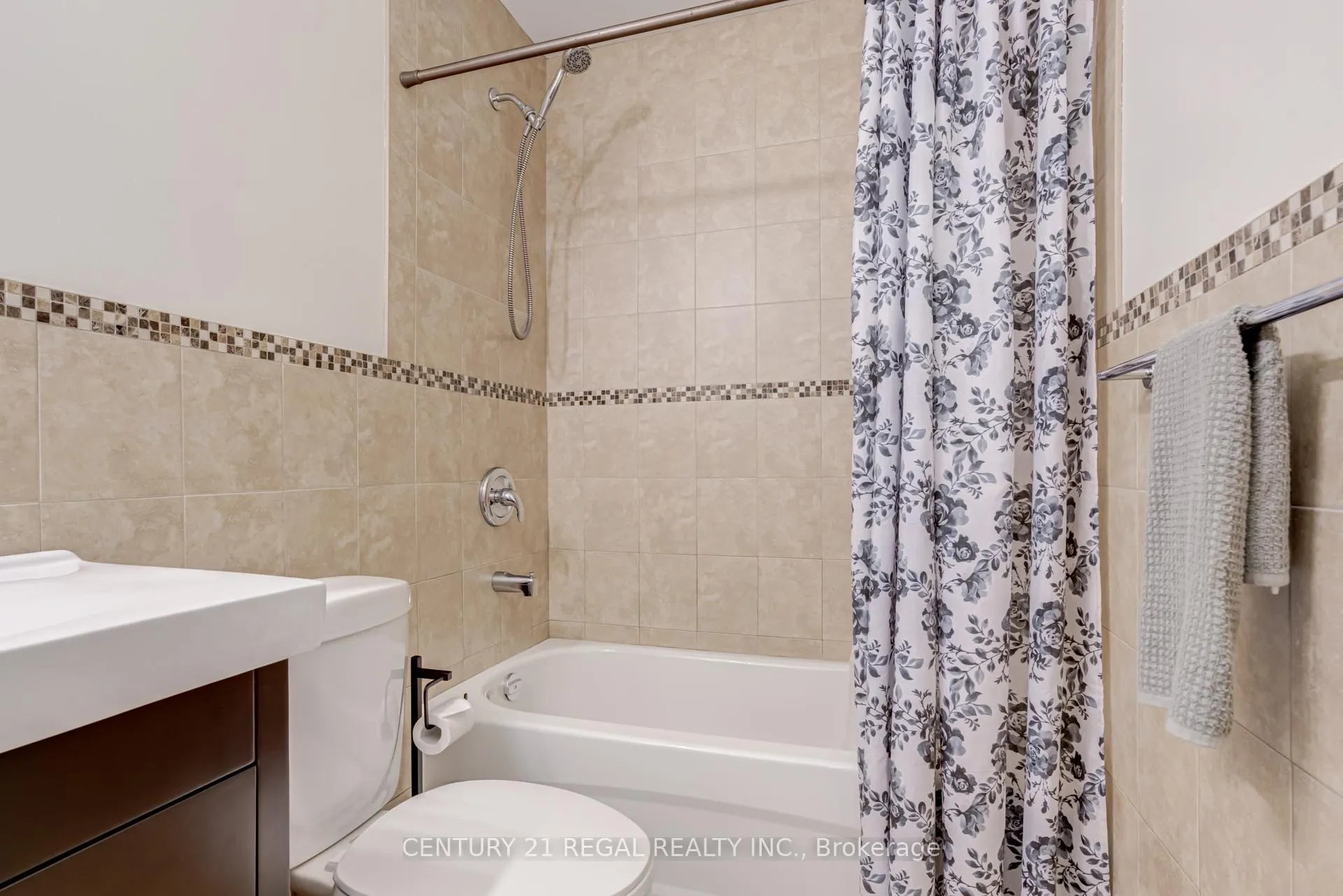 Photo 35 of 524A Mcroberts Avenue, Toronto, Caledonia-Fairbank — HOMEH