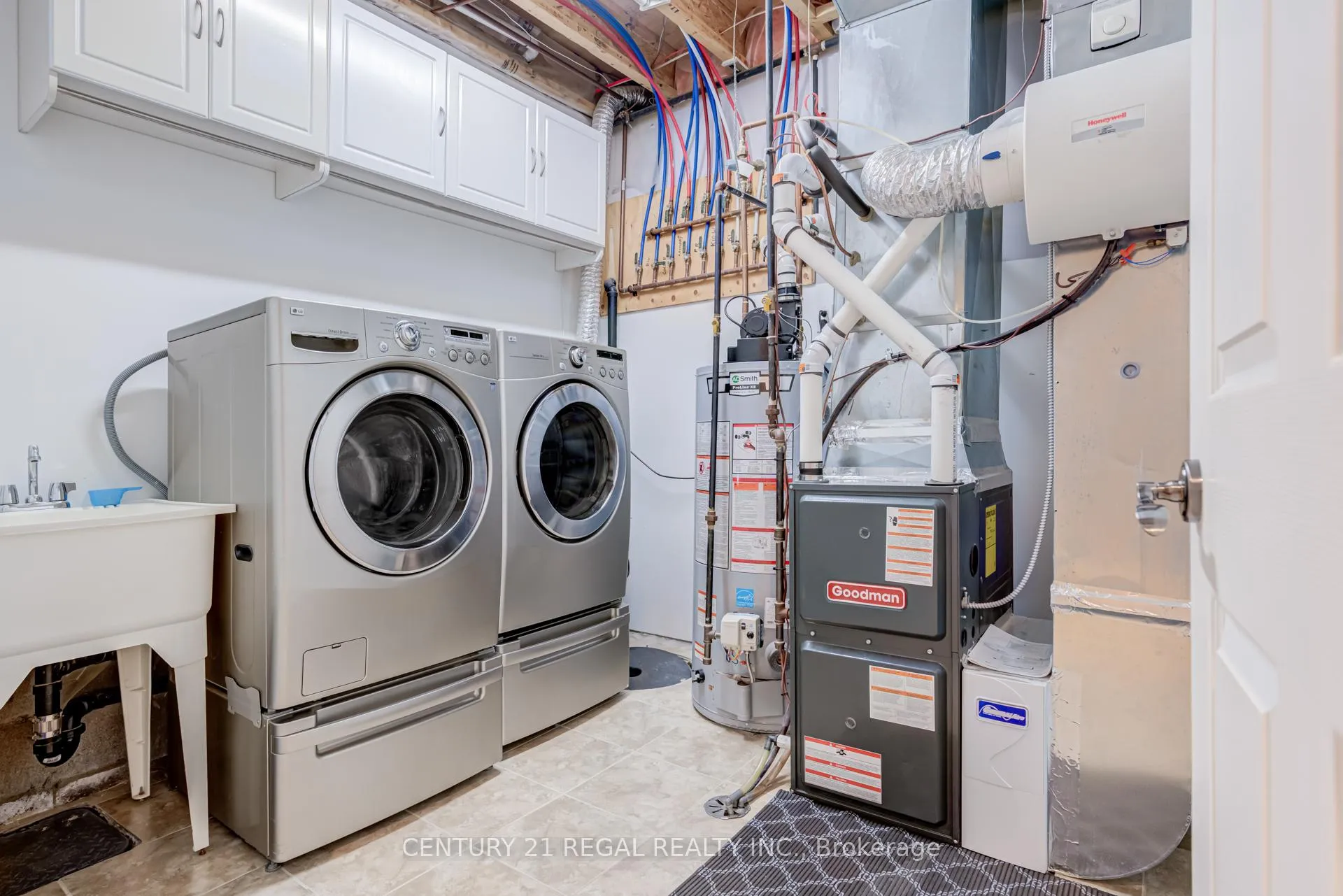 Photo 36 of 524A Mcroberts Avenue, Toronto, Caledonia-Fairbank — HOMEH