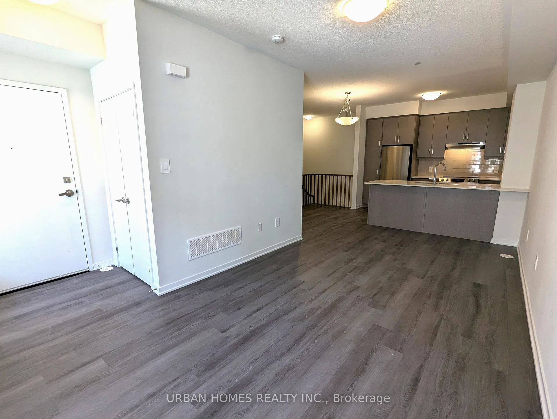 Photo 8 of Unit 65, 31 Honeycrisp Crescent, Vaughan, Vaughan Corporate Centre — HOMEH
