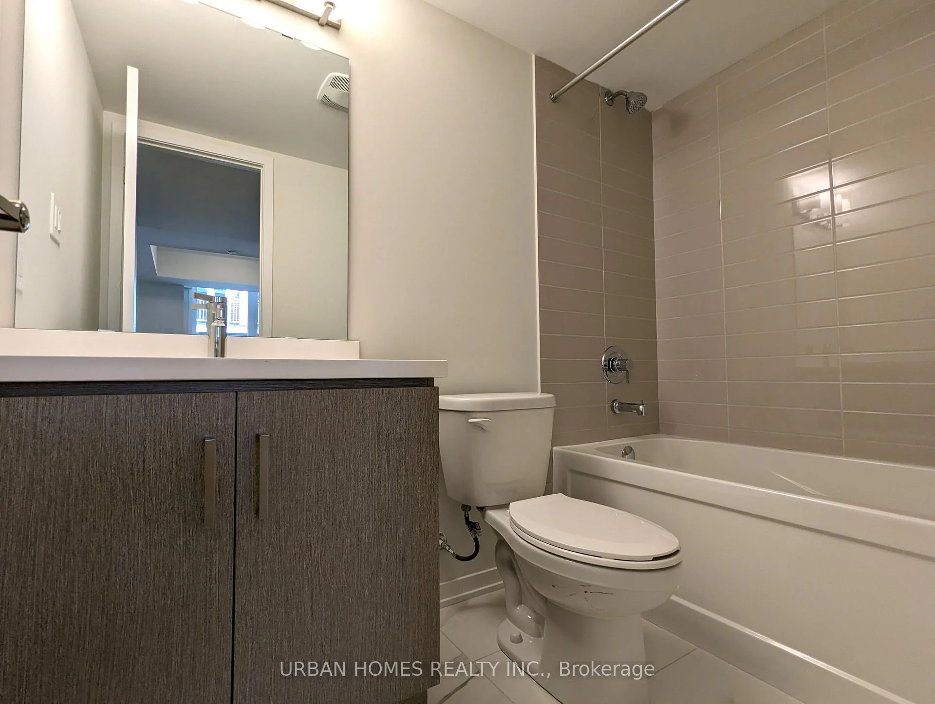 Photo 19 of Unit 65, 31 Honeycrisp Crescent, Vaughan, Vaughan Corporate Centre — HOMEH