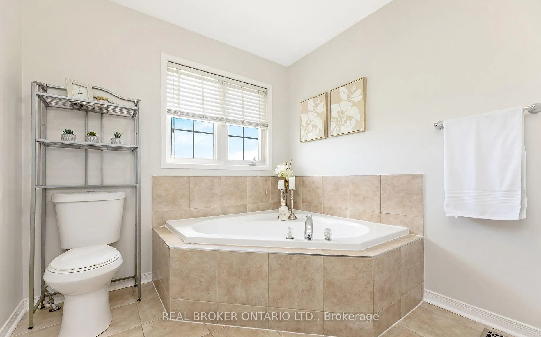 Photo 9 of 602 Yates Drive, Milton, Coates — HOMEH