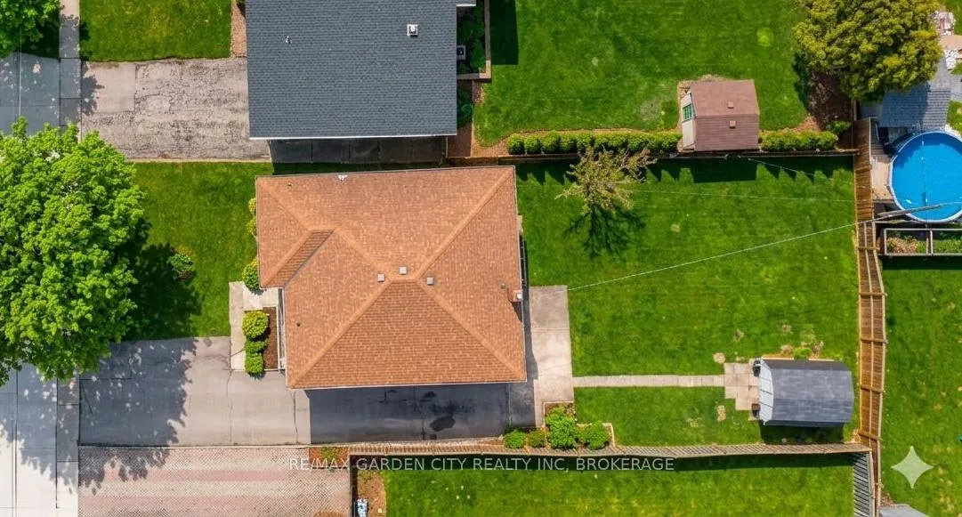 Photo 5 of 98 Golden Boulevard E, Welland, Lincoln/Crowland — HOMEH